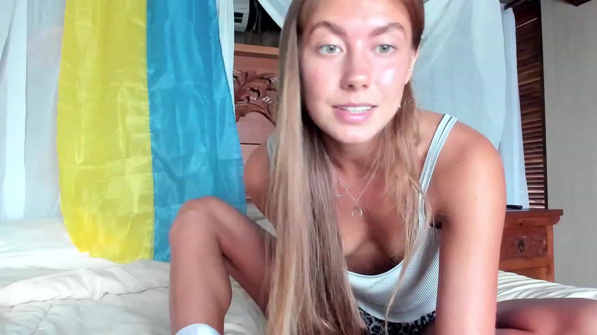 Gallery image thumbnail from HotUAJasNews's myfreecams stream on, 11/18/2022, 24:55 image 12 of 20