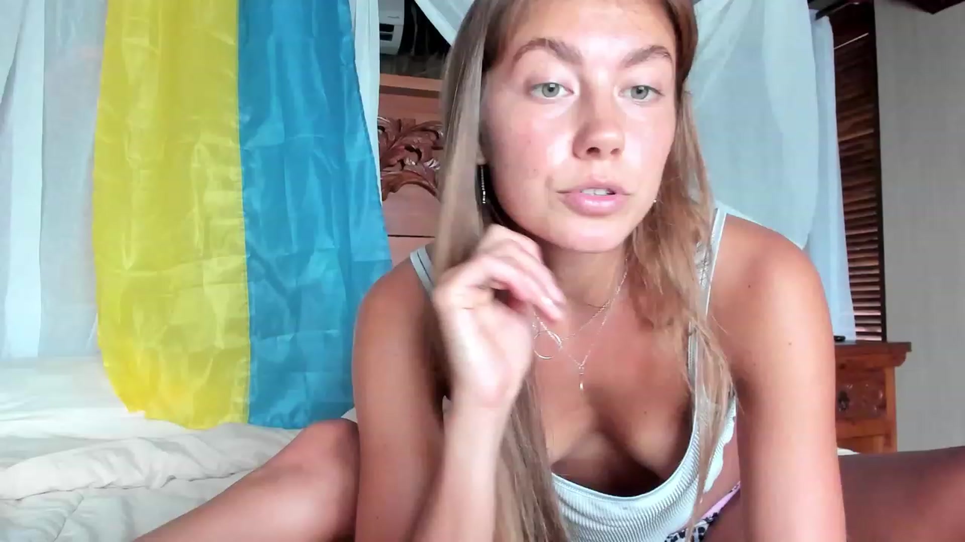 Gallery image thumbnail from HotUAJasNews's myfreecams stream on, 11/18/2022, 24:55 image 15 of 20