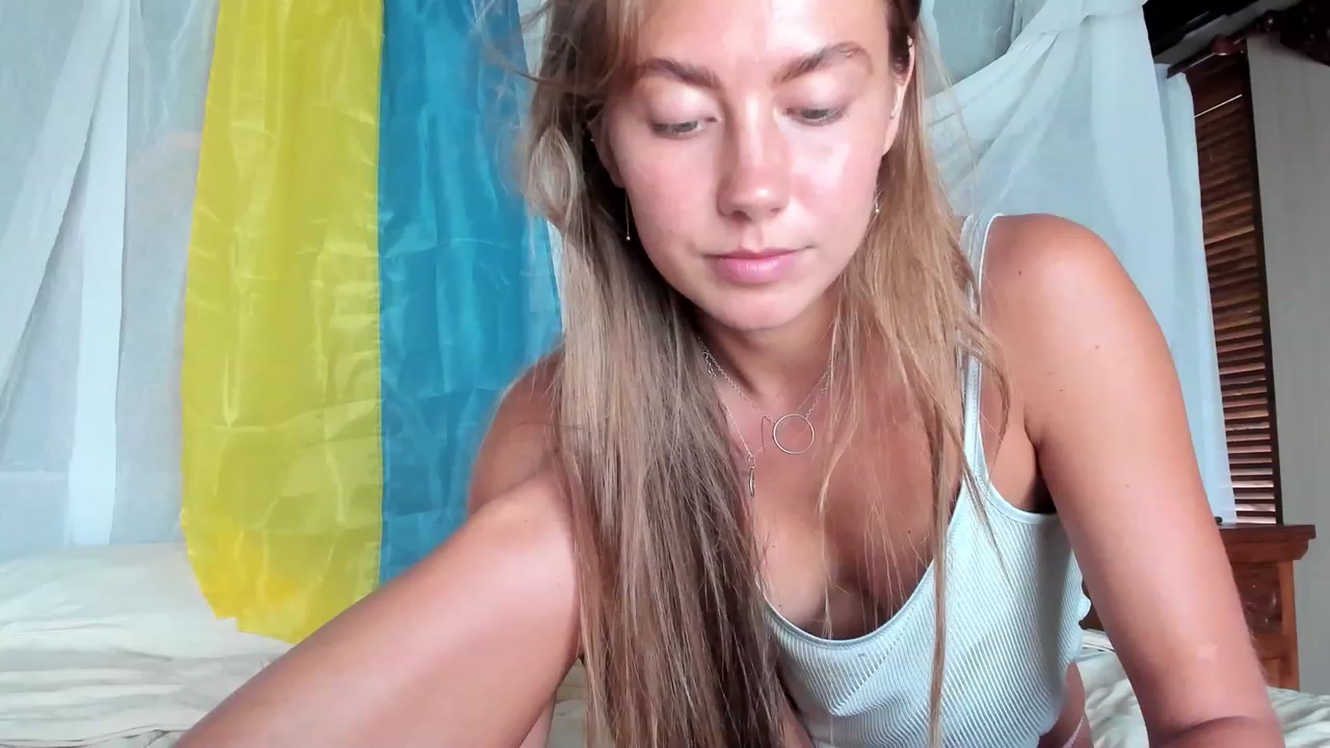 Gallery image thumbnail from HotUAJasNews's myfreecams stream on, 11/18/2022, 02:44 image 17 of 20