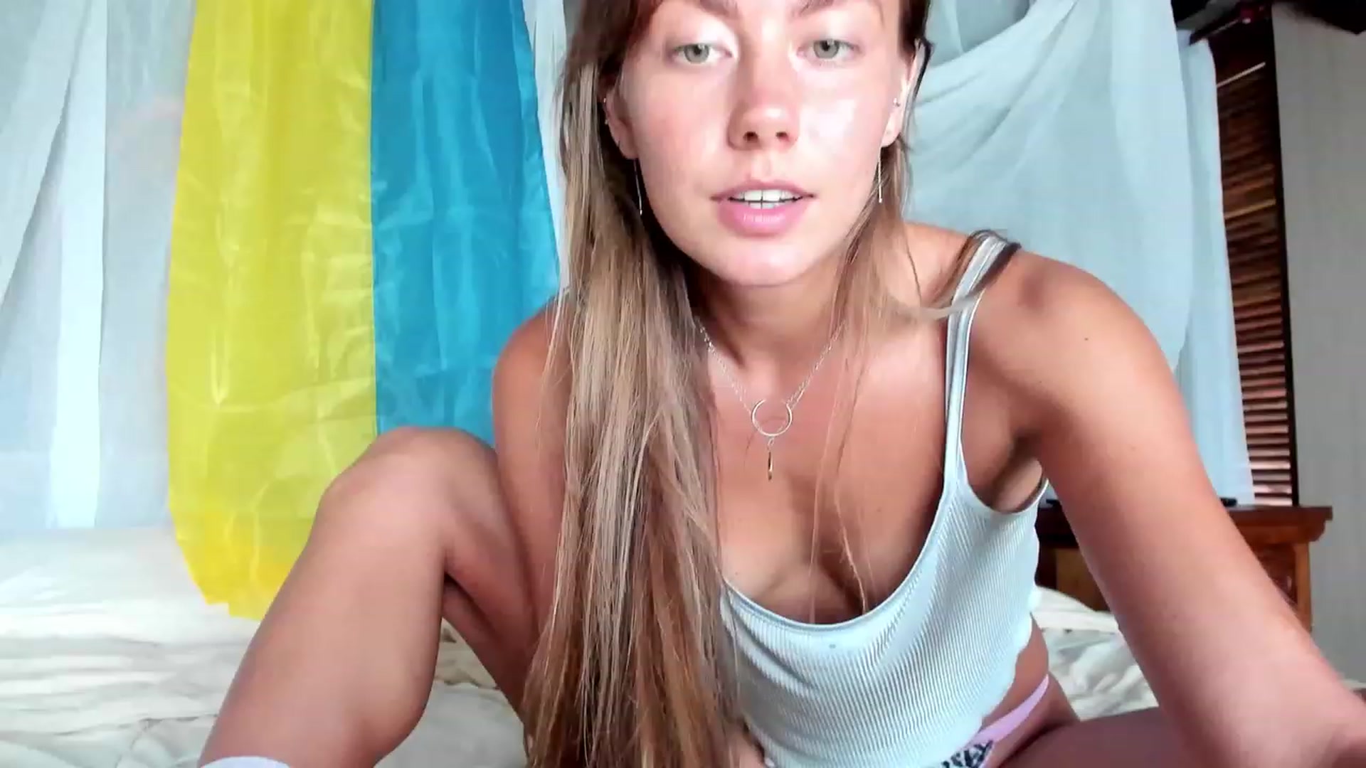 Gallery image thumbnail from HotUAJasNews's myfreecams stream on, 11/18/2022, 02:44 image 2 of 20