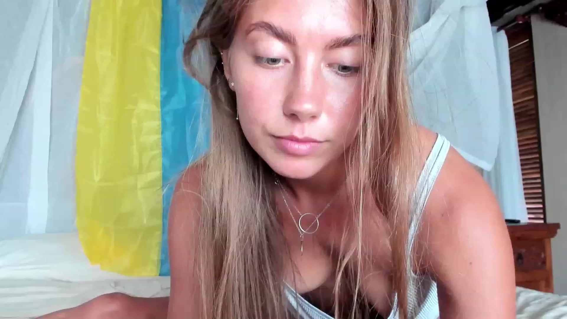 Gallery image thumbnail from HotUAJasNews's myfreecams stream on, 11/18/2022, 02:44 image 16 of 20
