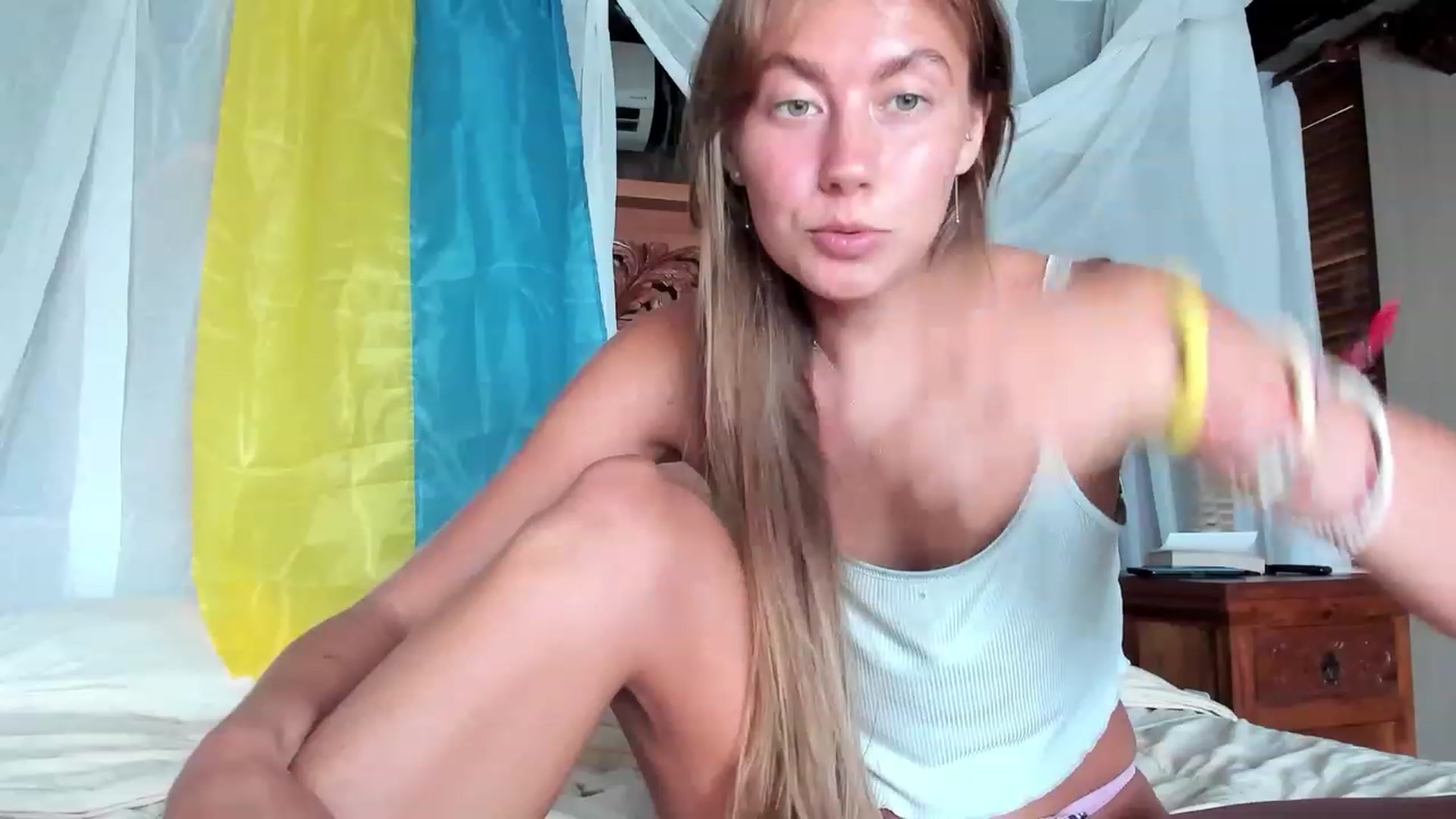 Gallery image thumbnail from HotUAJasNews's myfreecams stream on, 11/18/2022, 02:44 image 7 of 20