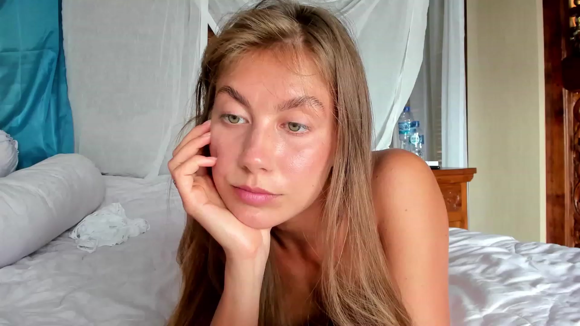 Gallery image thumbnail from HotUAJasNews's myfreecams stream on, 11/21/2022, 07:49 image 19 of 20