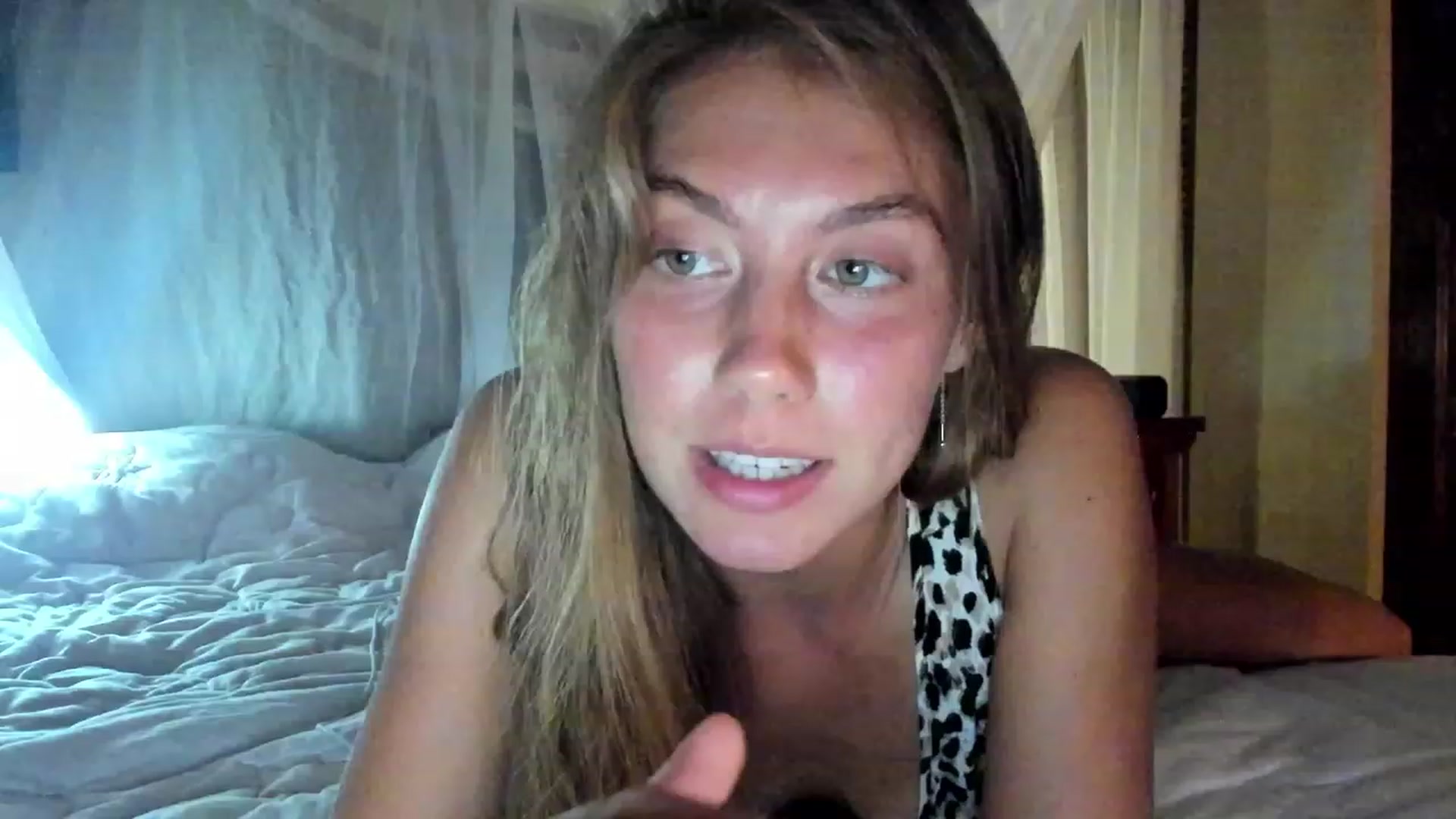 Gallery image thumbnail from HotUAJasNews's myfreecams stream on, 11/22/2022, 11:39 image 2 of 20
