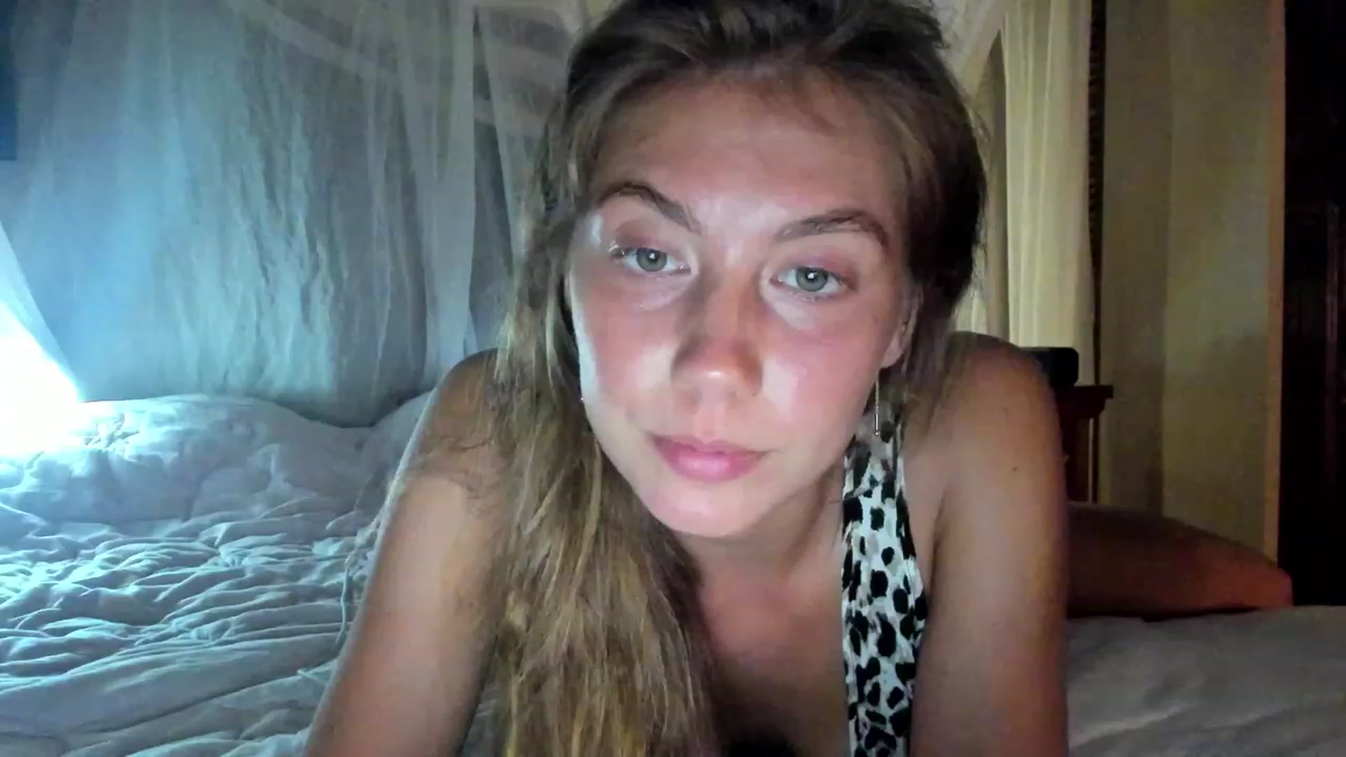 Gallery image thumbnail from HotUAJasNews's myfreecams stream on, 11/22/2022, 11:39 image 11 of 20
