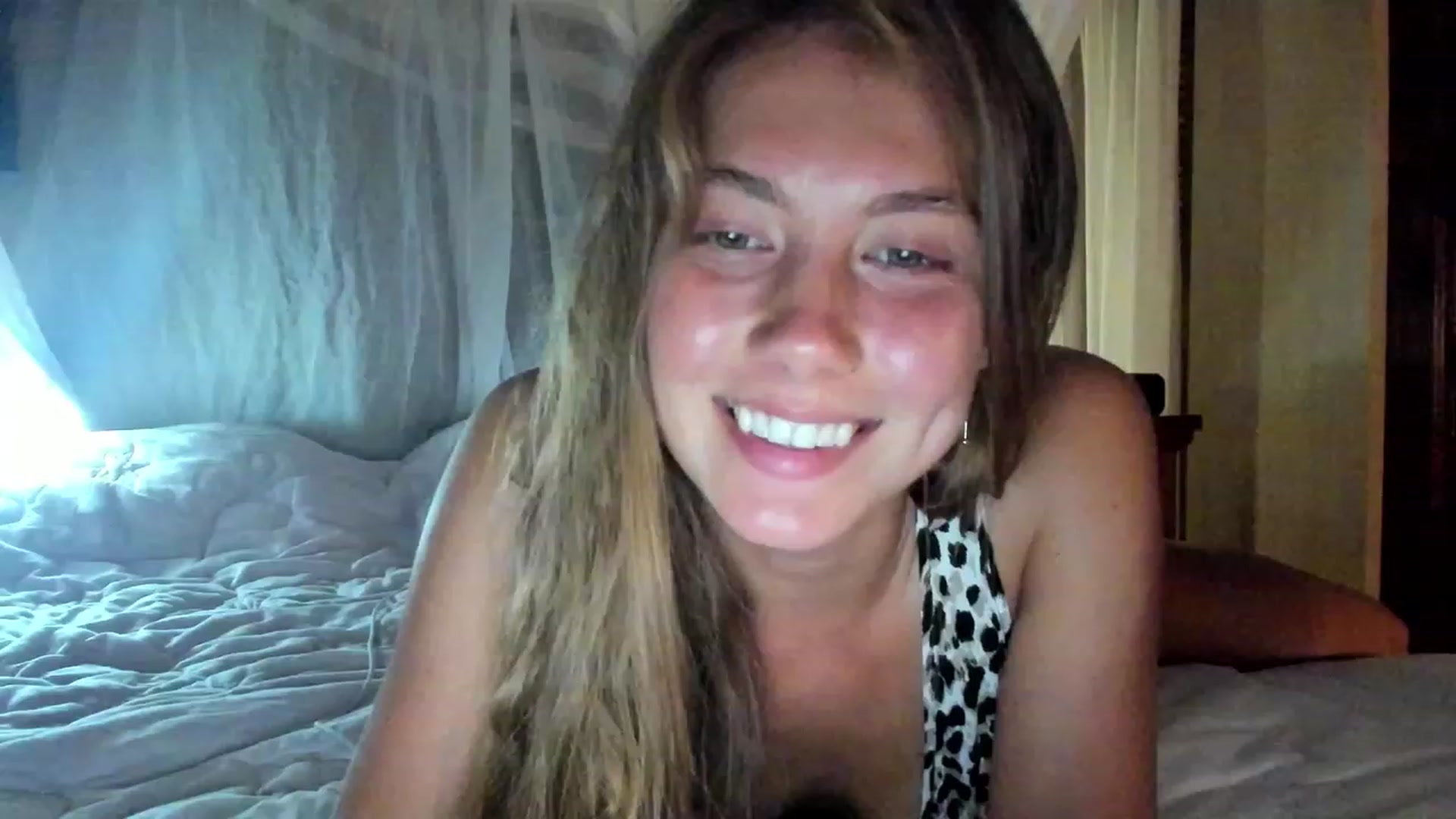 Gallery image thumbnail from HotUAJasNews's myfreecams stream on, 11/22/2022, 11:39 image 3 of 20