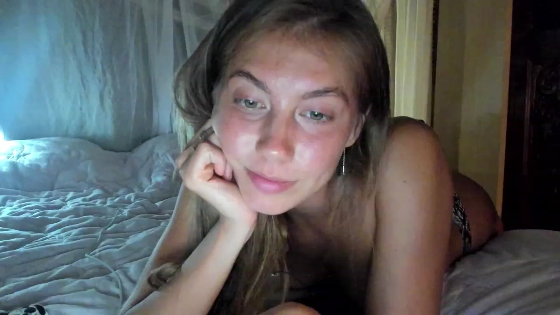 Gallery image thumbnail from HotUAJasNews's myfreecams stream on, 11/22/2022, 12:13 image 11 of 20
