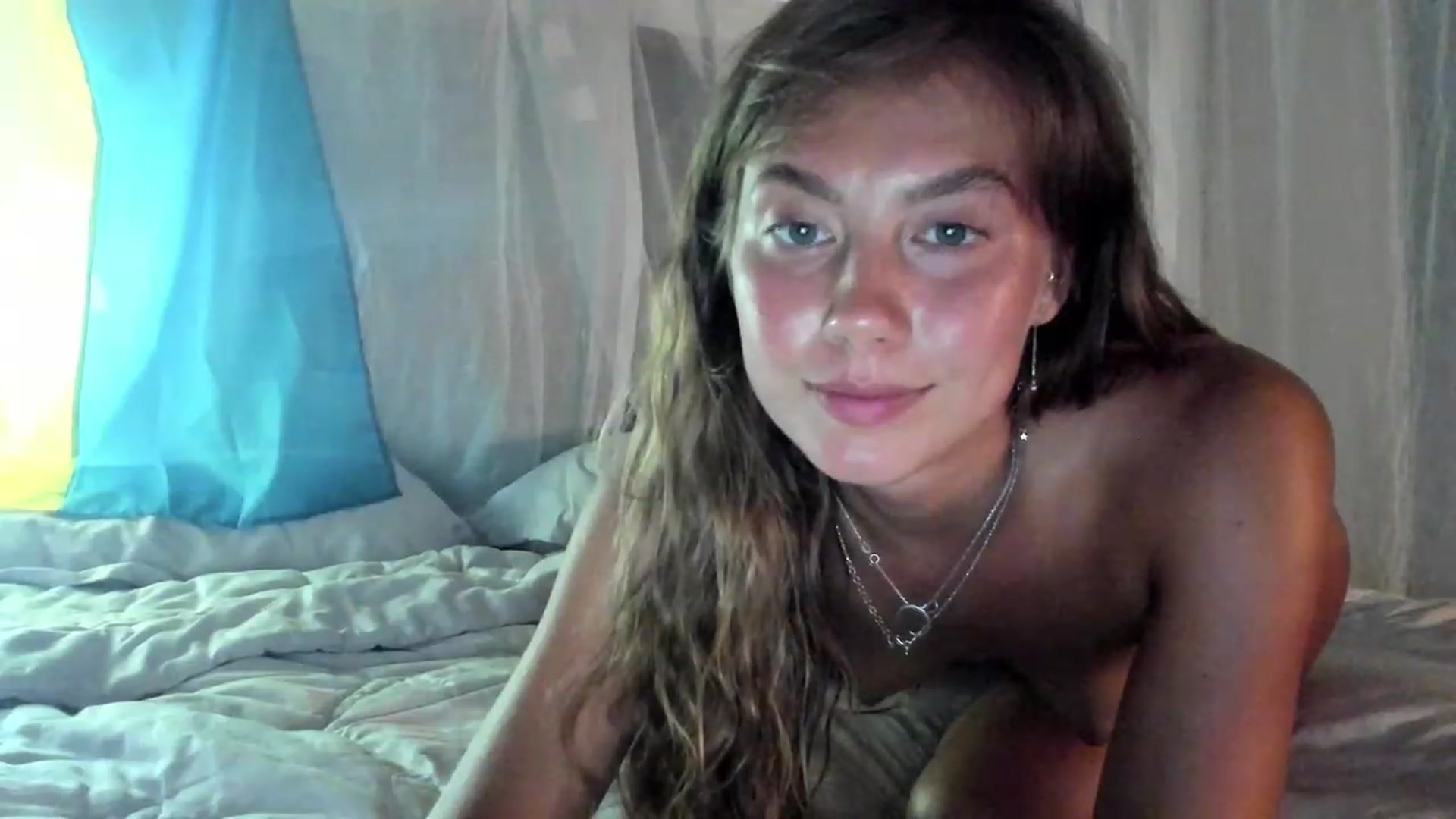 Gallery image thumbnail from HotUAJasNews's myfreecams stream on, 11/23/2022, 10:26 image 14 of 20