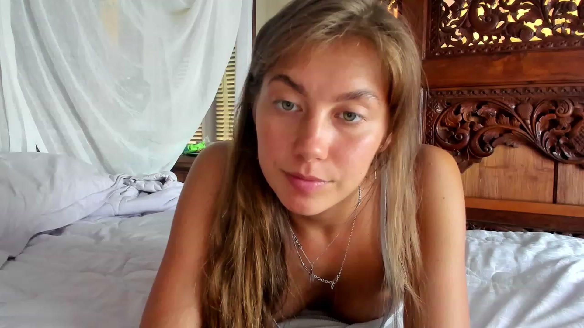 Gallery image thumbnail from HotUAJasNews's myfreecams stream on, 11/24/2022, 24:42 image 10 of 20