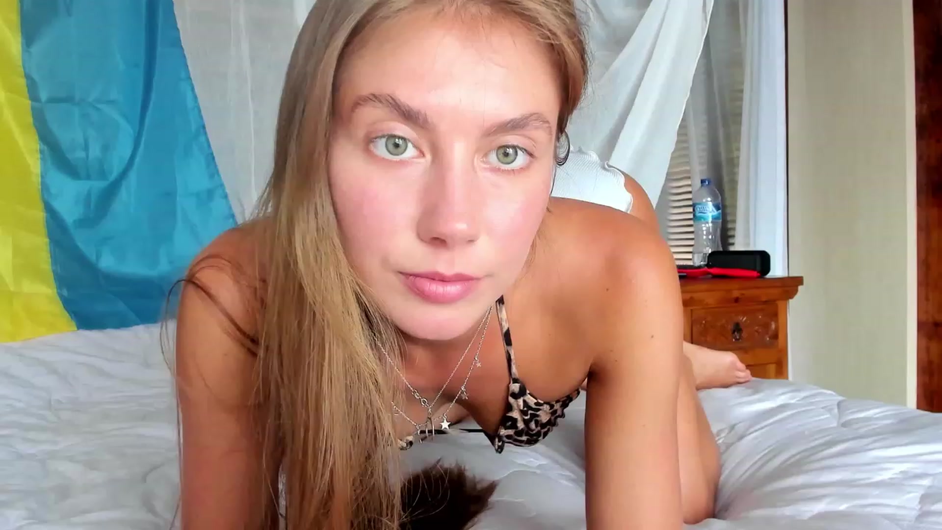 Gallery image thumbnail from HotUAJasNews's myfreecams stream on, 11/25/2022, 03:31 image 19 of 20