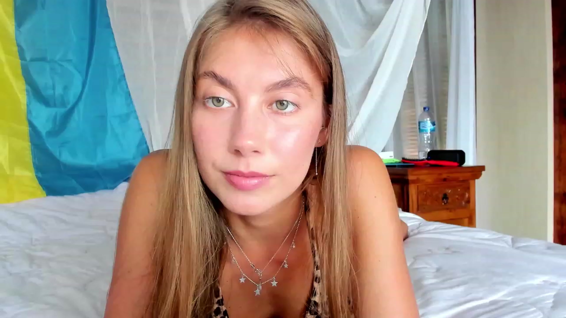 Gallery image thumbnail from HotUAJasNews's myfreecams stream on, 11/25/2022, 03:48 image 18 of 20