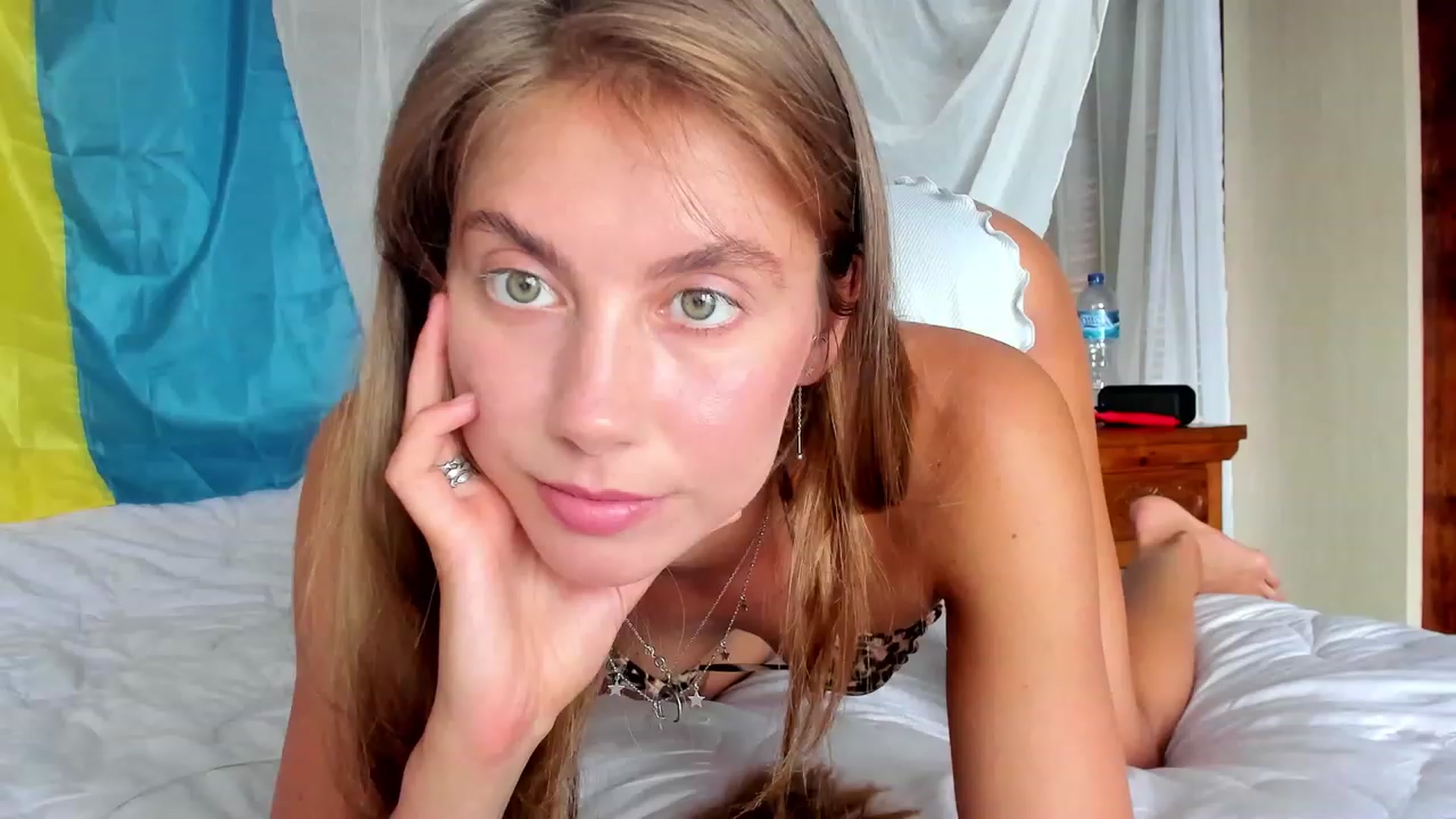 Gallery image thumbnail from HotUAJasNews's myfreecams stream on, 11/25/2022, 03:48 image 9 of 20