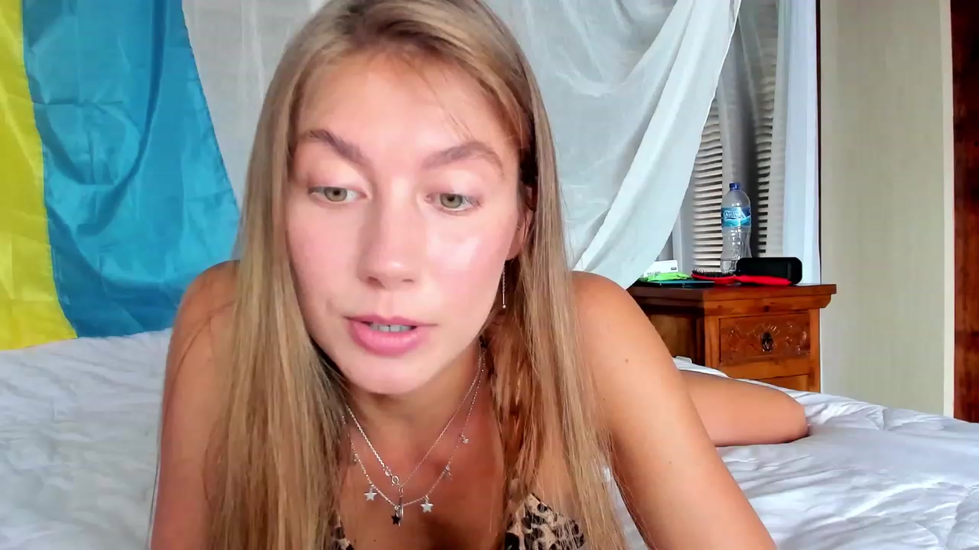 Gallery image thumbnail from HotUAJasNews's myfreecams stream on, 11/25/2022, 03:48 image 13 of 20