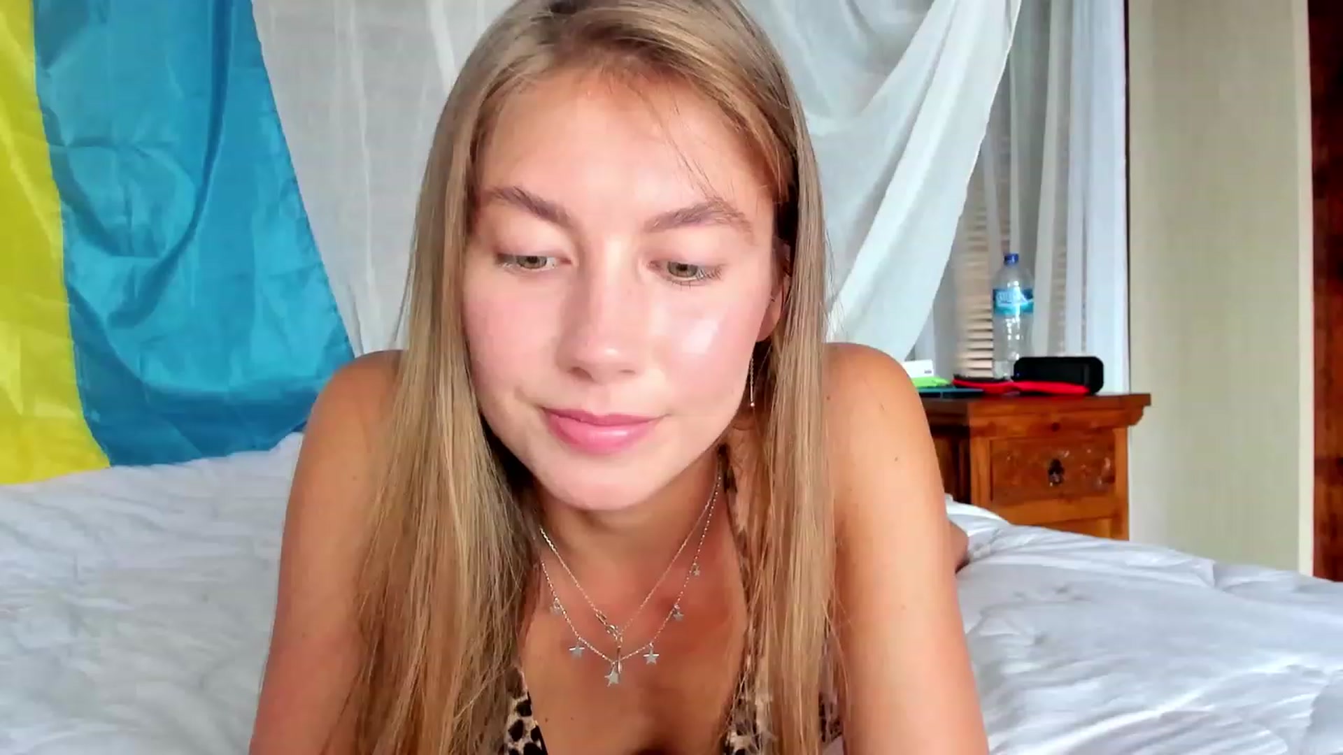 Gallery image thumbnail from HotUAJasNews's myfreecams stream on, 11/25/2022, 03:48 image 17 of 20