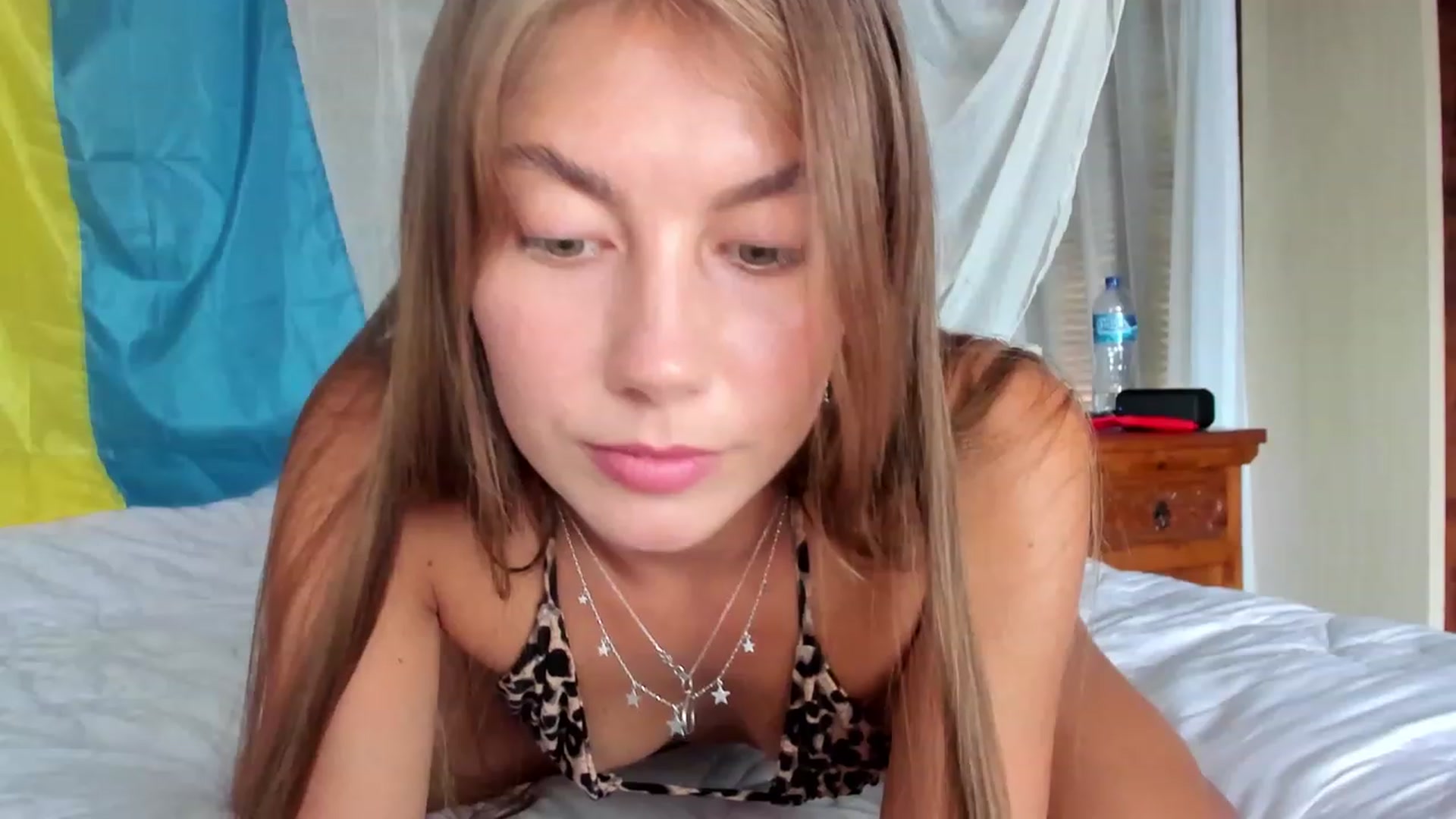 Gallery image thumbnail from HotUAJasNews's myfreecams stream on, 11/25/2022, 04:43 image 5 of 20