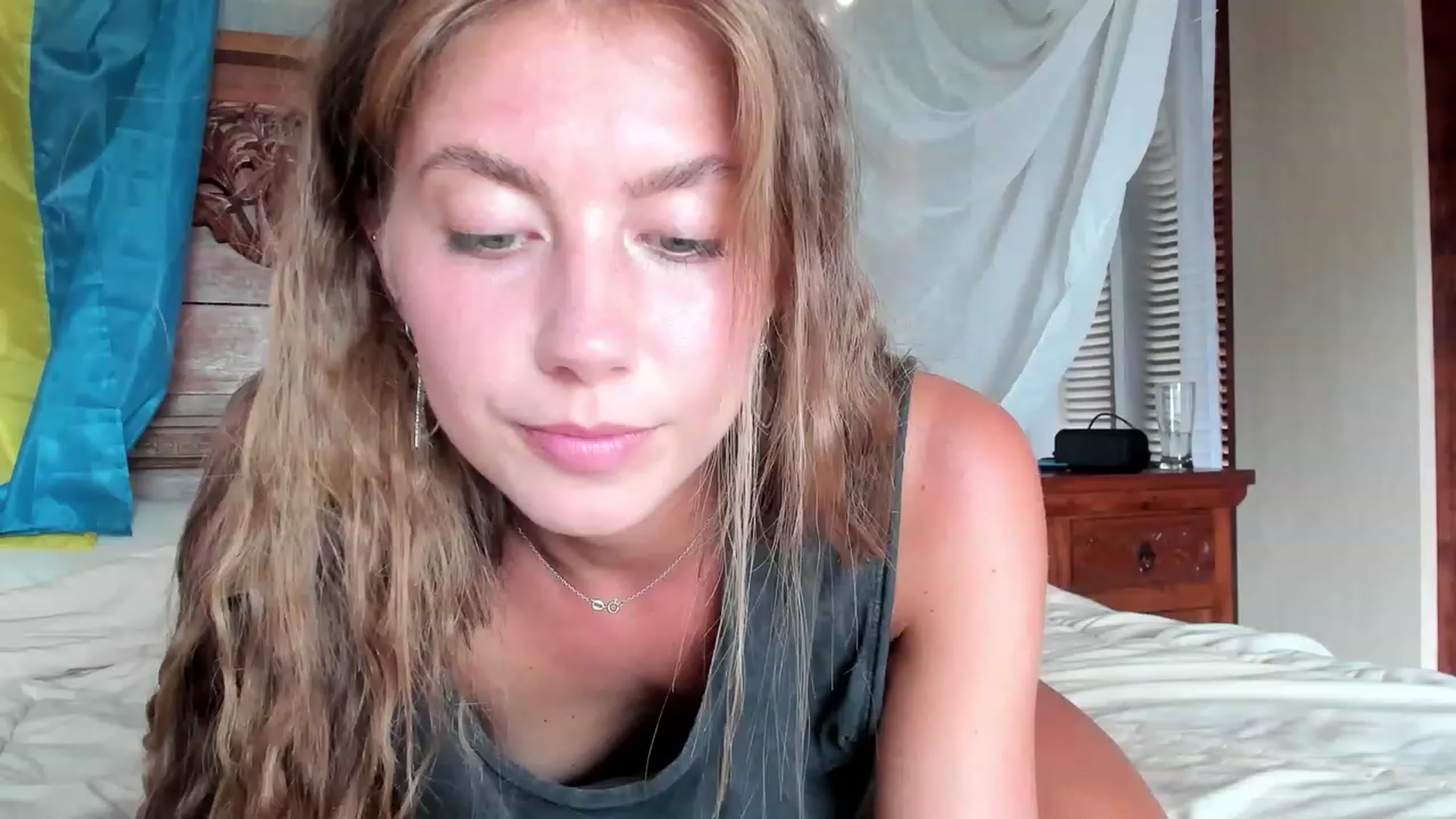 Gallery image thumbnail from HotUAJasNews's myfreecams stream on, 11/28/2022, 07:29 image 10 of 20