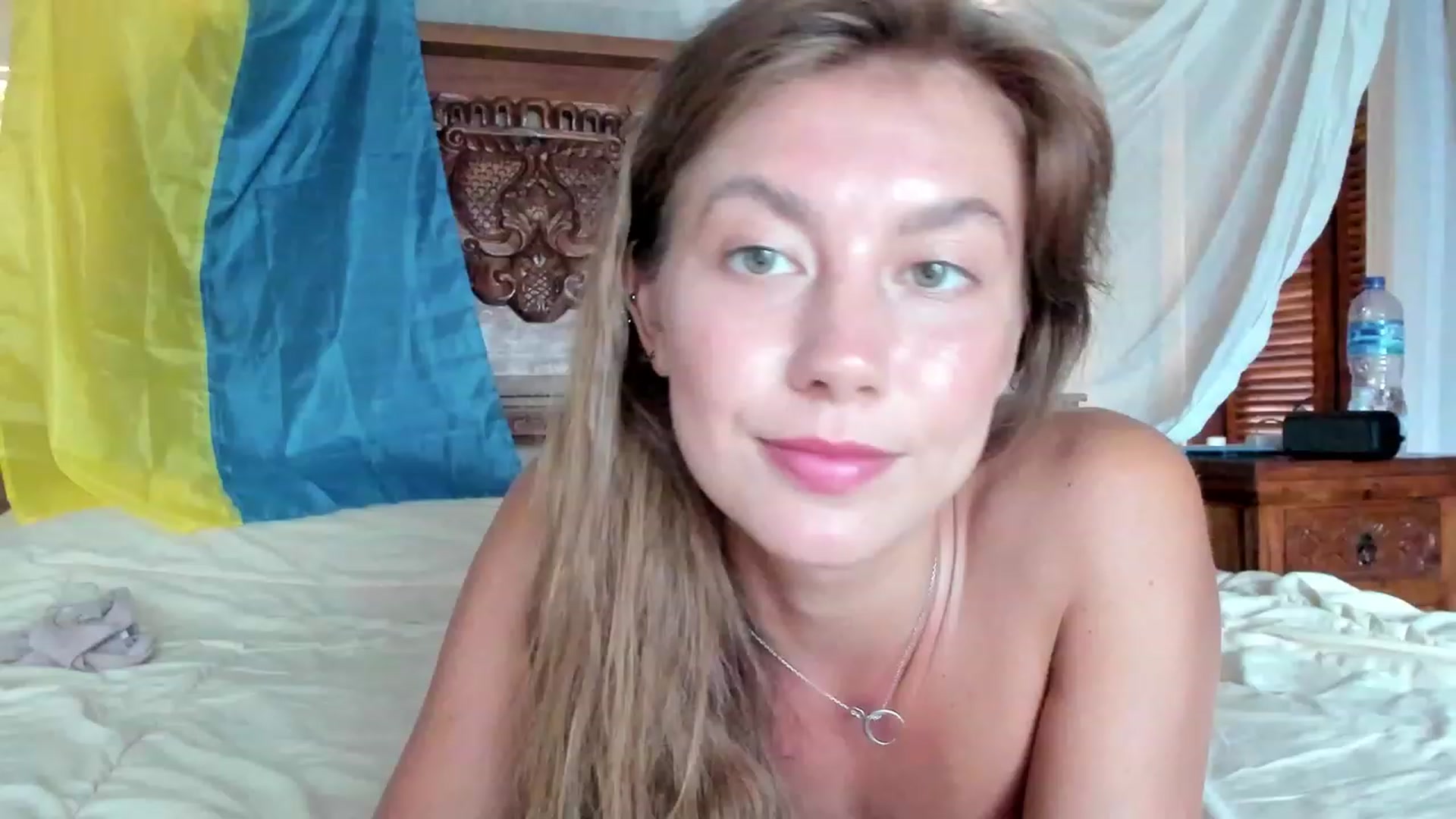 Gallery image thumbnail from HotUAJasNews's myfreecams stream on, 11/29/2022, 01:03 image 17 of 20