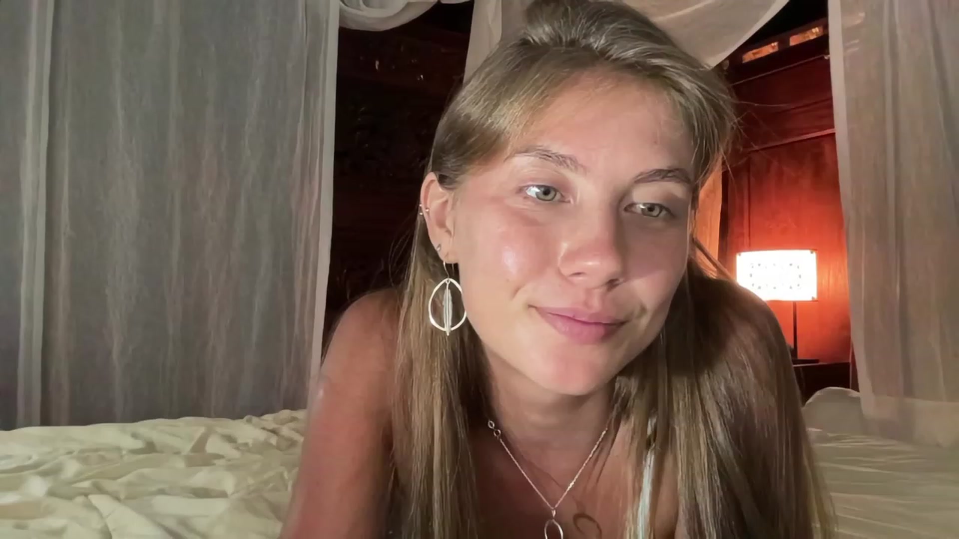 Gallery image thumbnail from HotUAJasNews's myfreecams stream on, 12/01/2022, 11:24 image 20 of 20