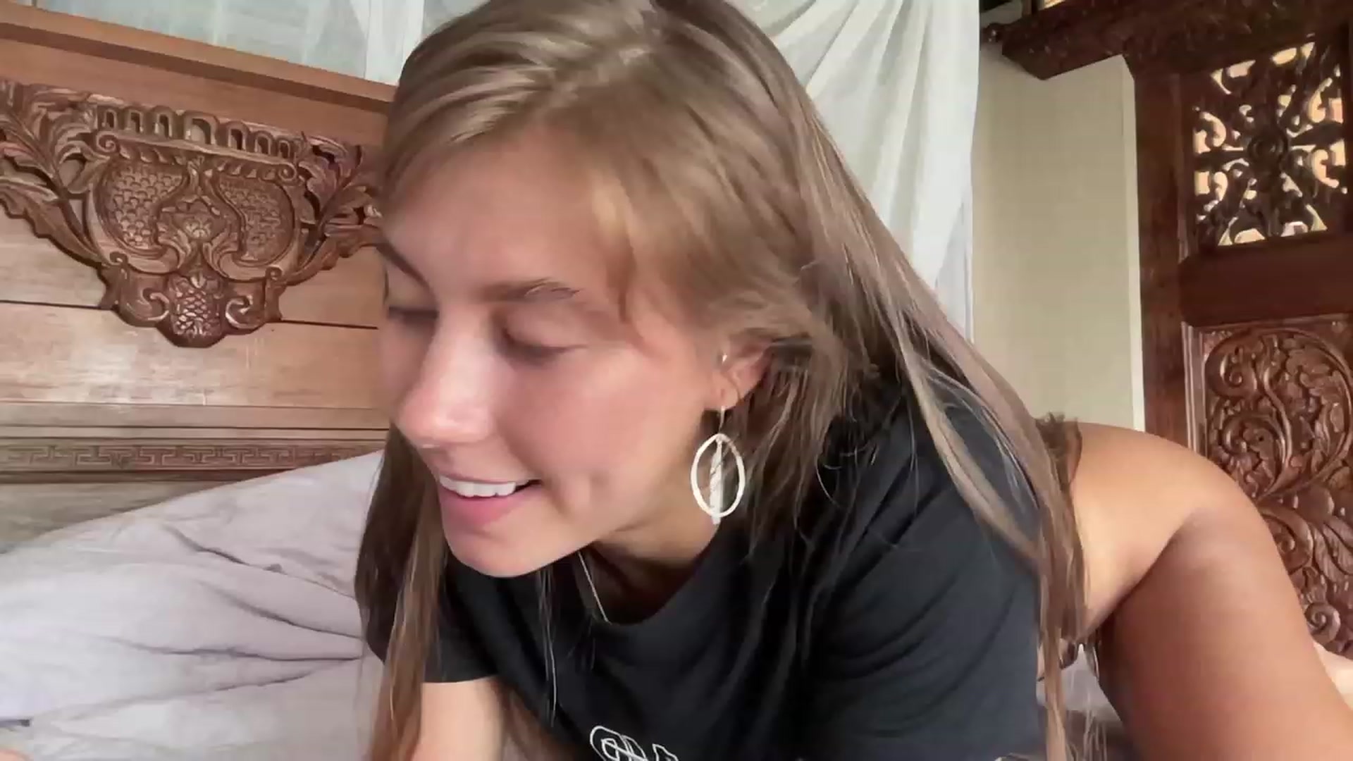 Gallery image thumbnail from HotUAJasNews's myfreecams stream on, 12/06/2022, 06:26 image 7 of 20