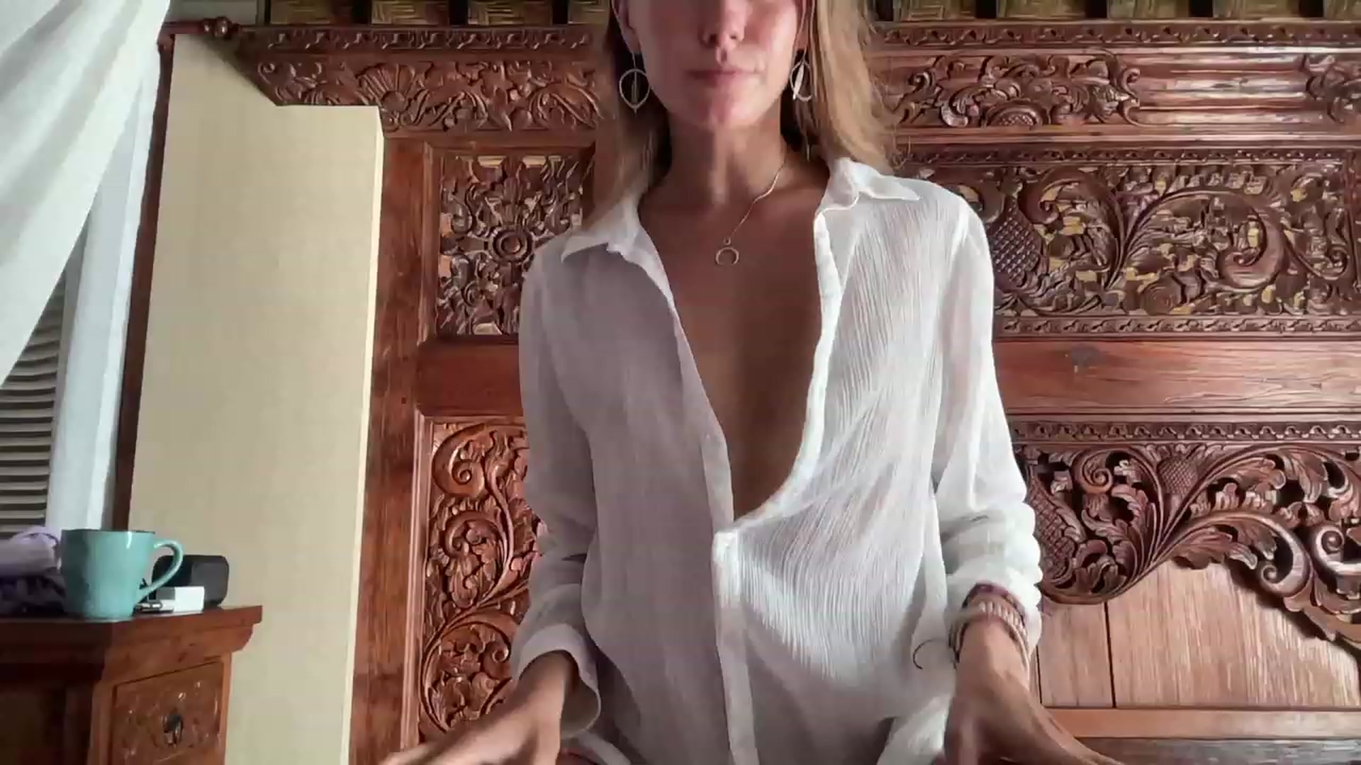 Gallery image thumbnail from HotUAJasNews's myfreecams stream on, 12/08/2022, 08:02 image 19 of 20
