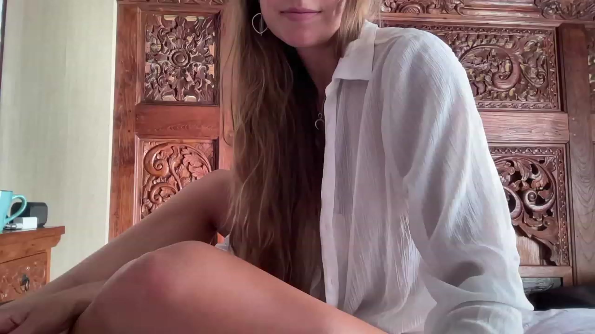 Gallery image thumbnail from HotUAJasNews's myfreecams stream on, 12/08/2022, 08:20 image 3 of 20