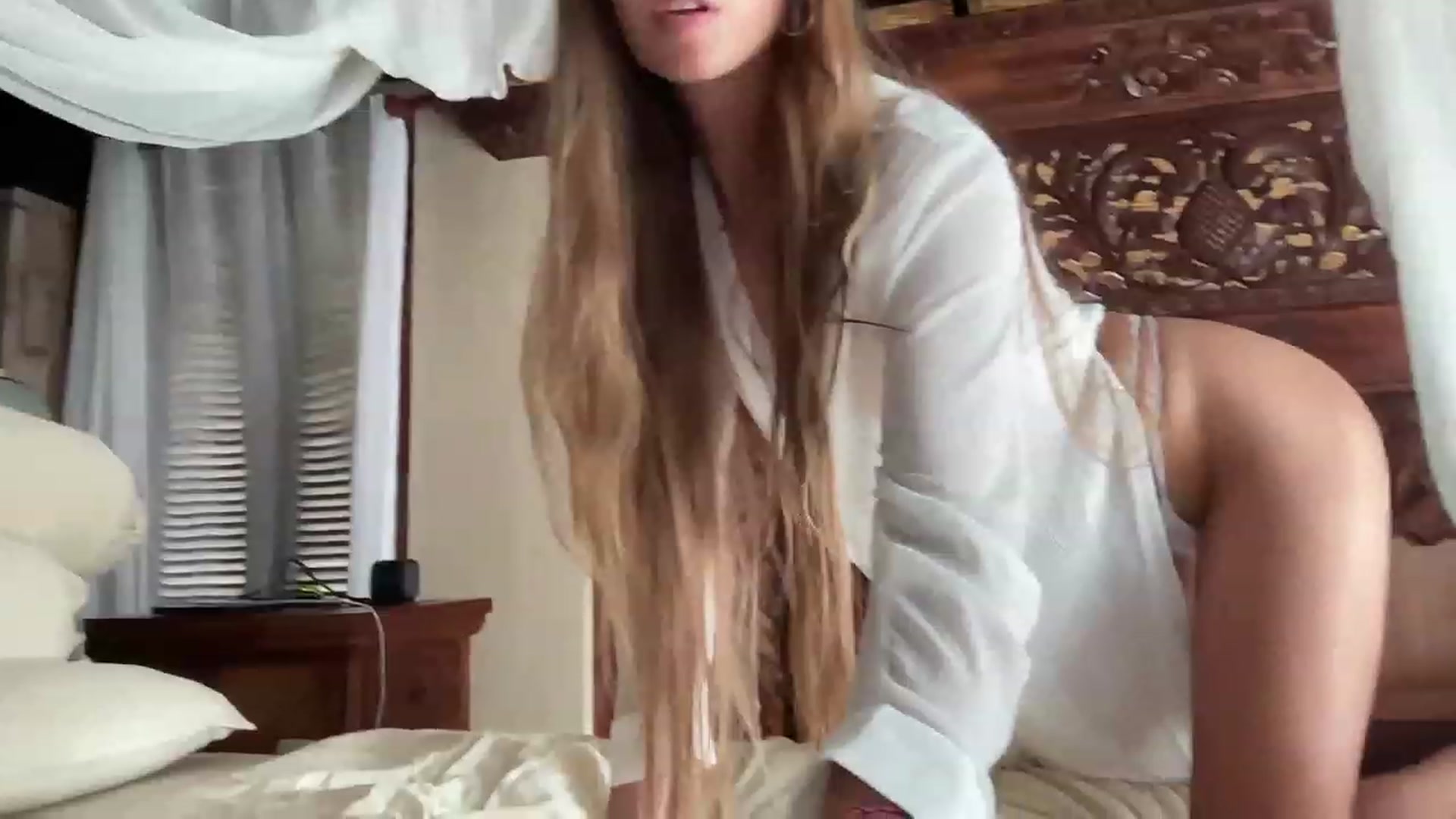Gallery image thumbnail from HotUAJasNews's myfreecams stream on, 12/09/2022, 07:57 image 11 of 20