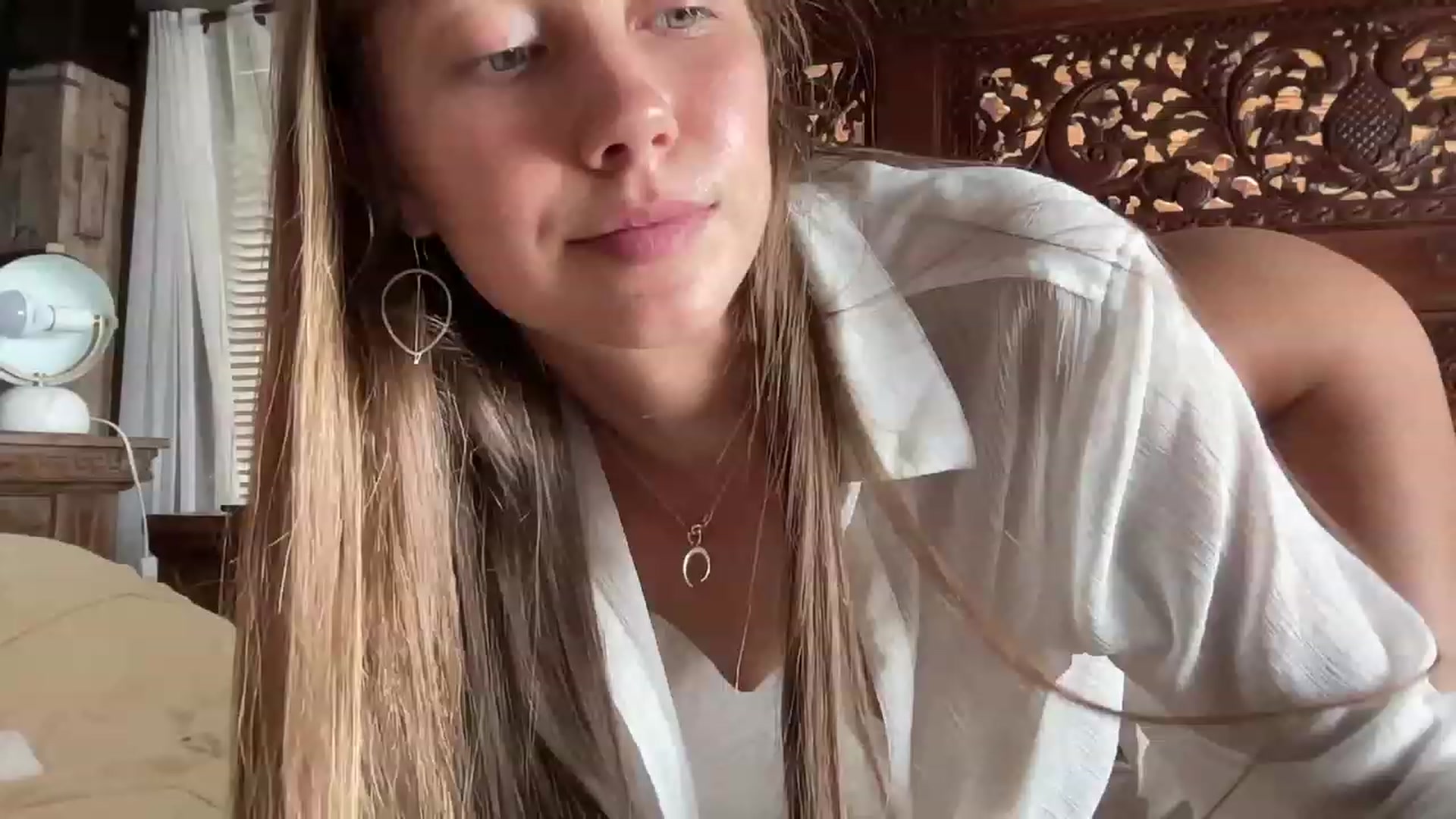 Gallery image thumbnail from HotUAJasNews's myfreecams stream on, 12/12/2022, 07:01 image 14 of 20