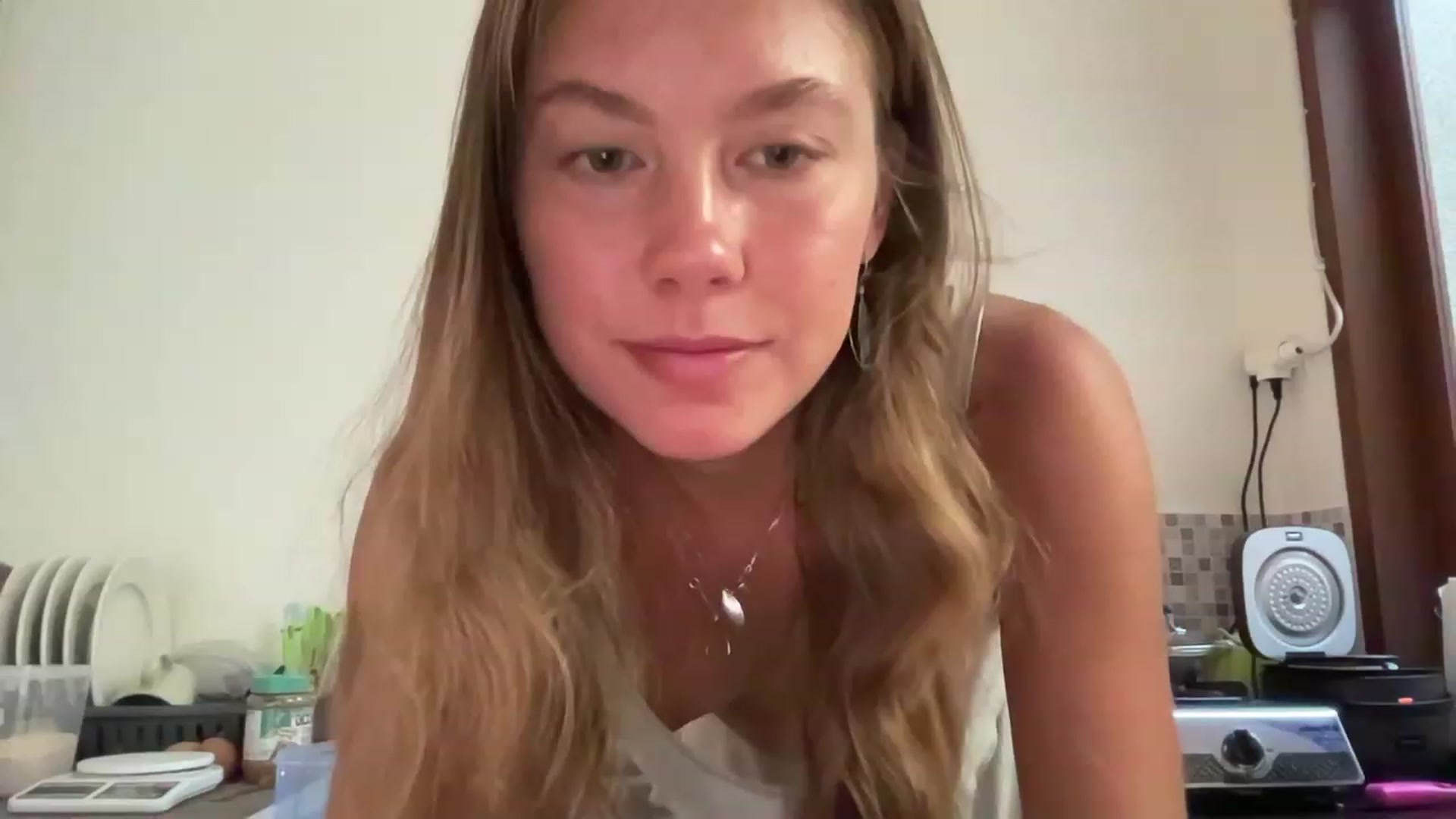 Gallery image thumbnail from HotUAJasNews's myfreecams stream on, 12/19/2022, 22:35 image 1 of 20