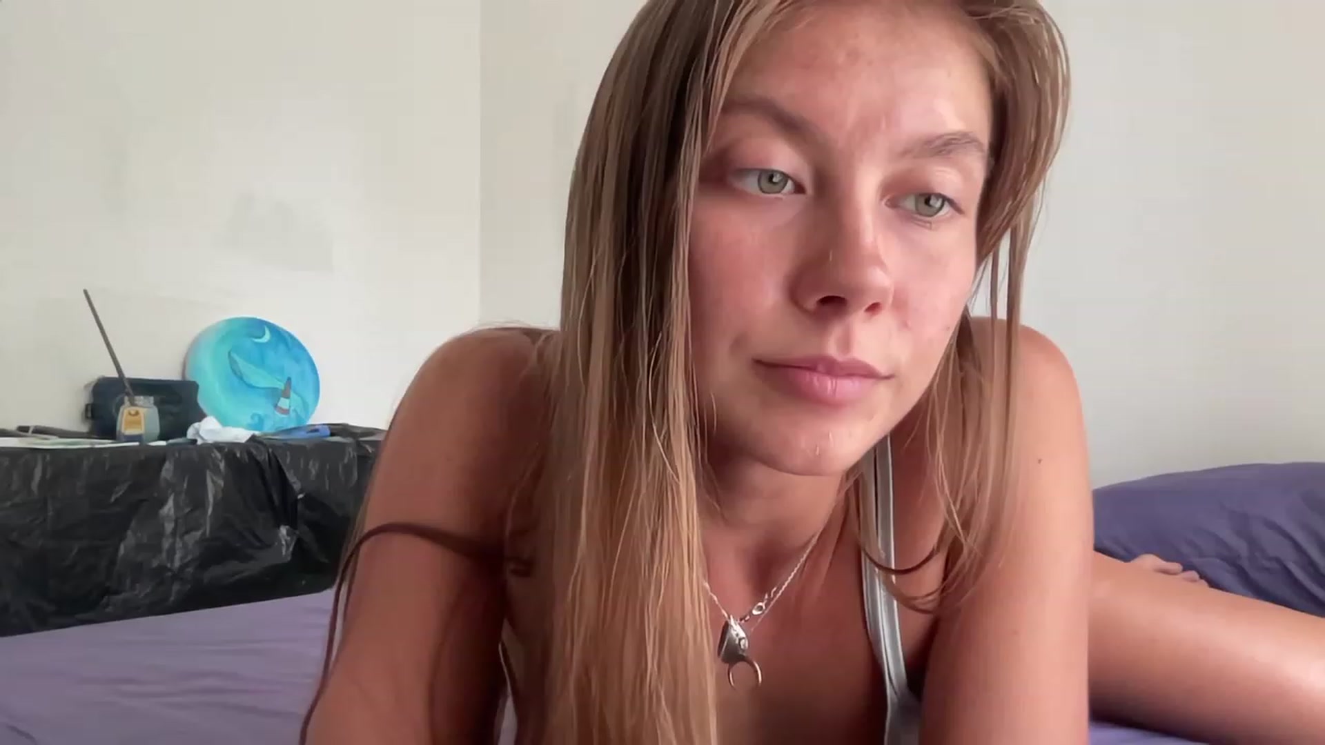 Gallery image thumbnail from HotUAJasNews's myfreecams stream on, 12/22/2022, 07:32 image 8 of 20