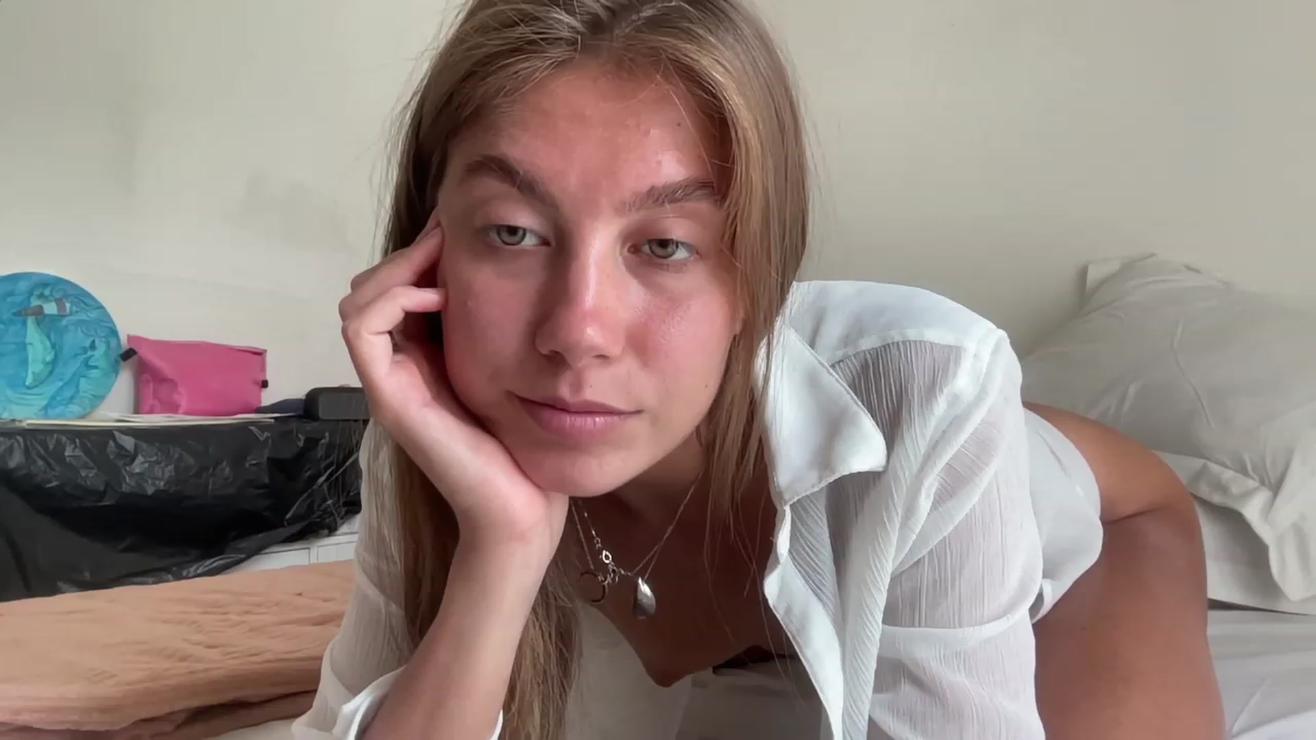 Gallery image thumbnail from HotUAJasNews's myfreecams stream on, 12/30/2022, 02:13 image 17 of 20