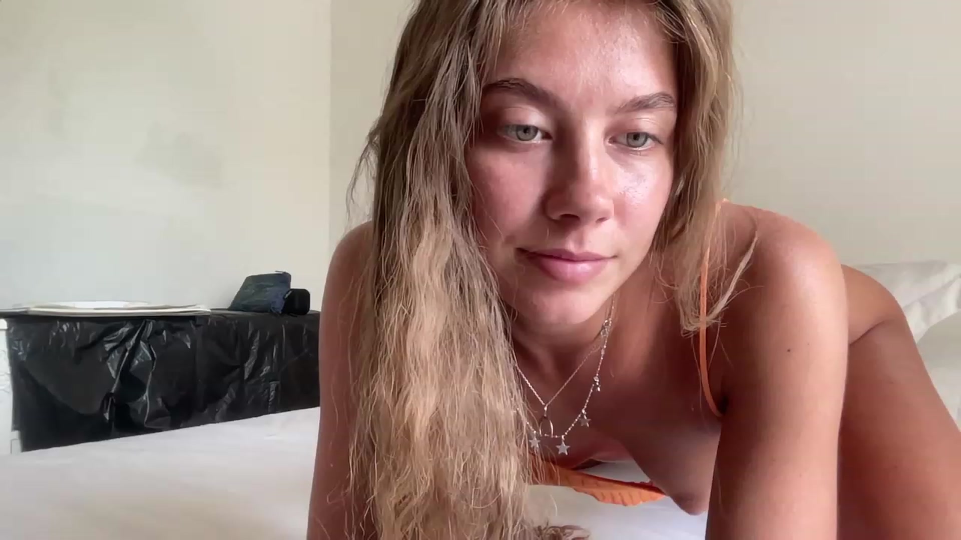 Gallery image thumbnail from HotUAJasNews's myfreecams stream on, 01/01/2023, 01:57 image 7 of 20