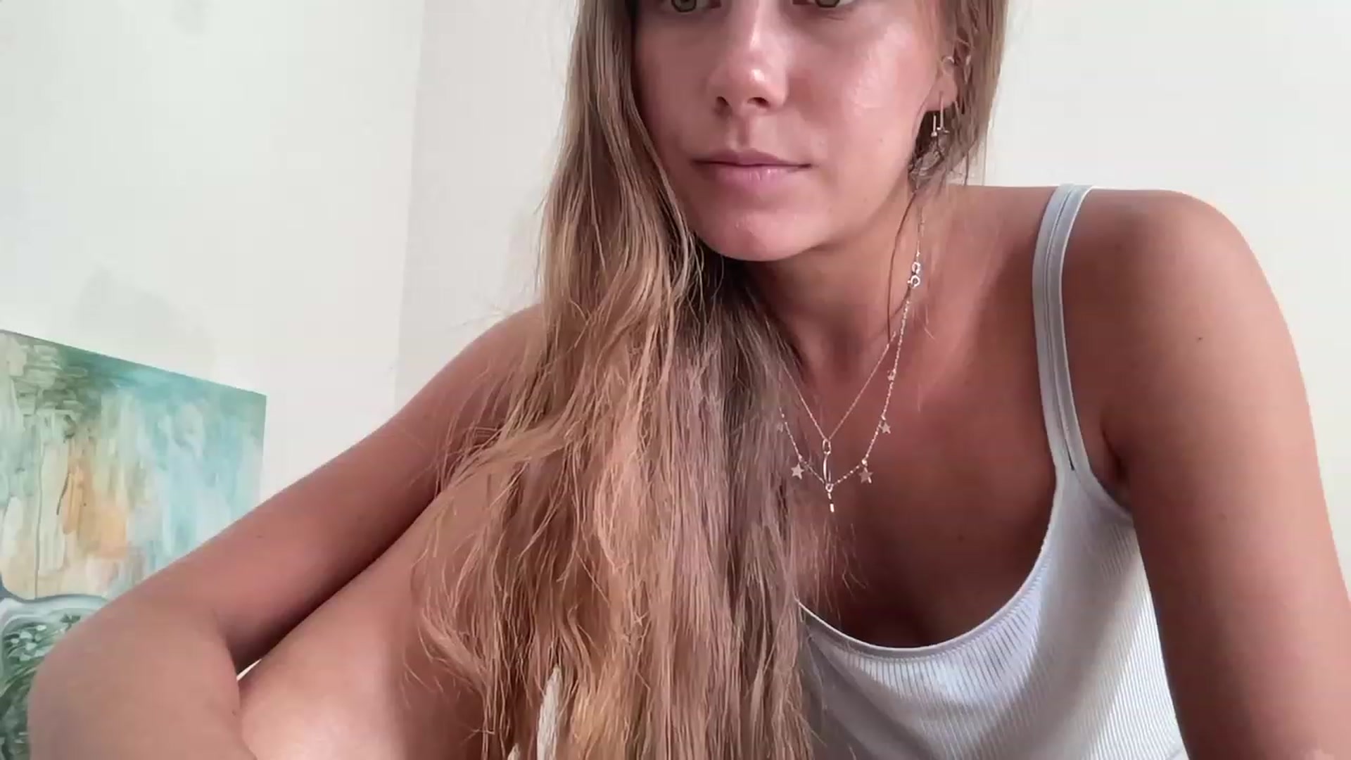 Gallery image thumbnail from HotUAJasNews's myfreecams stream on, 01/07/2023, 04:13 image 19 of 20