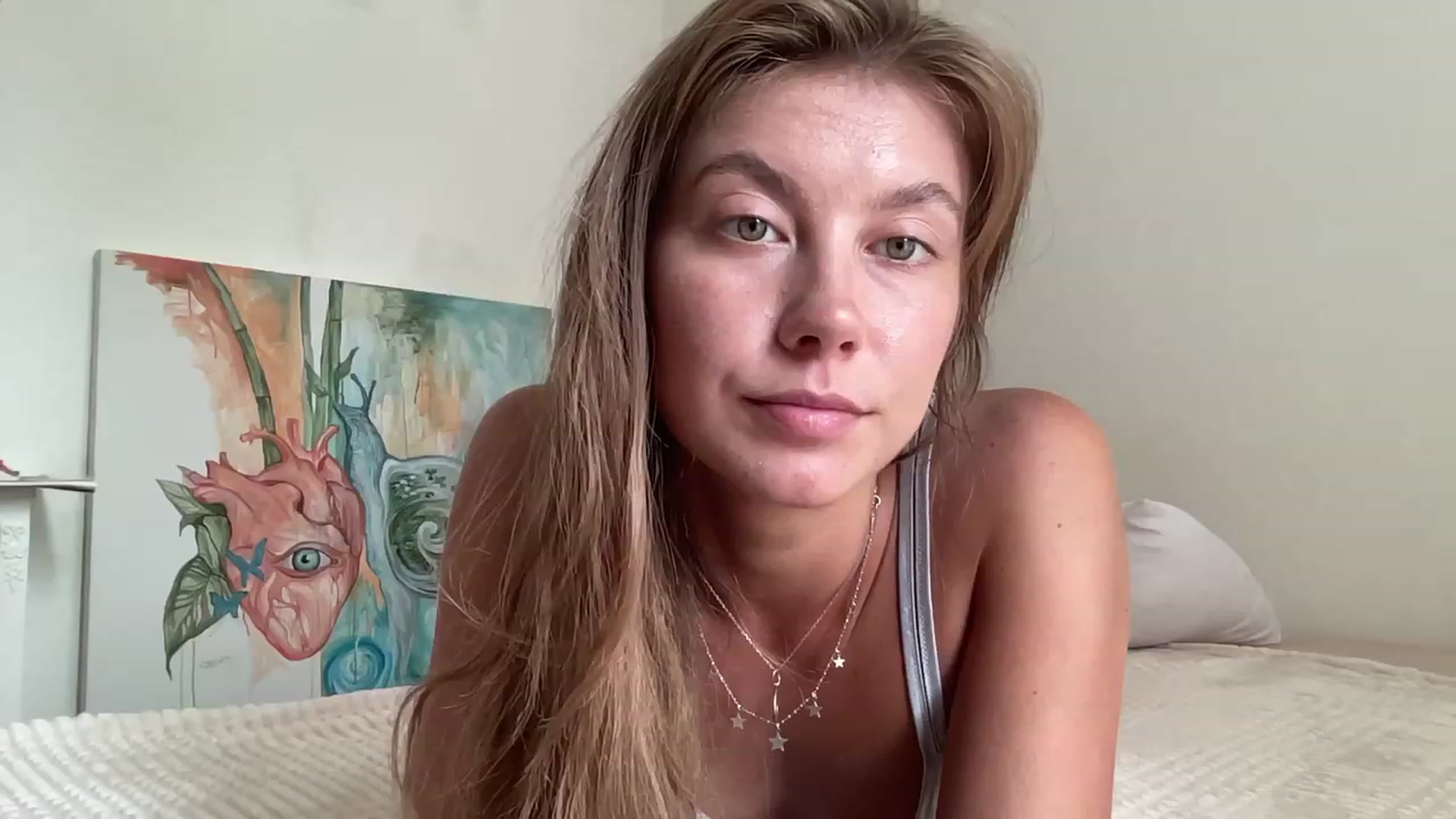 Gallery image thumbnail from HotUAJasNews's myfreecams stream on, 01/07/2023, 04:13 image 10 of 20