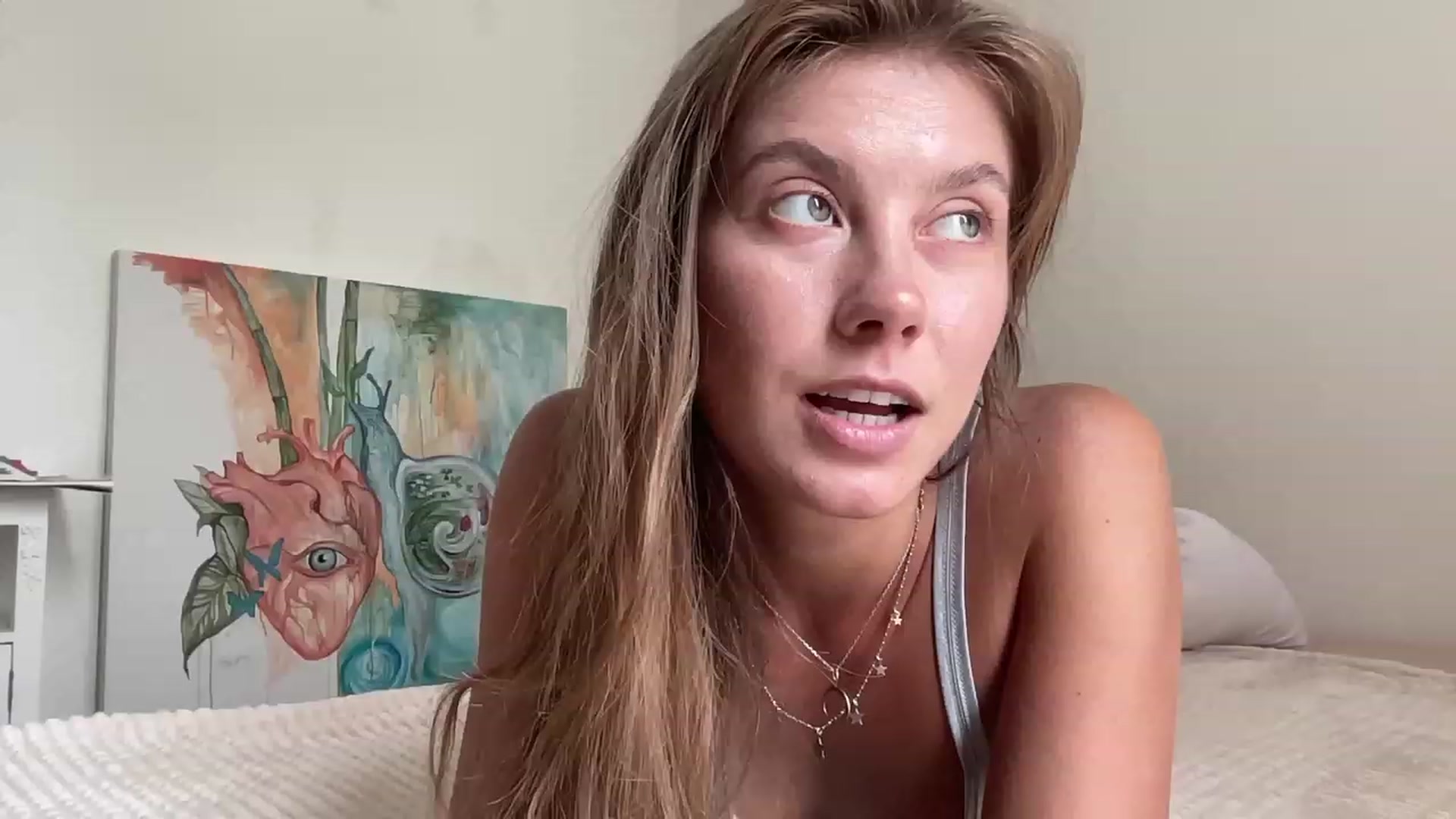 Gallery image thumbnail from HotUAJasNews's myfreecams stream on, 01/07/2023, 04:13 image 13 of 20