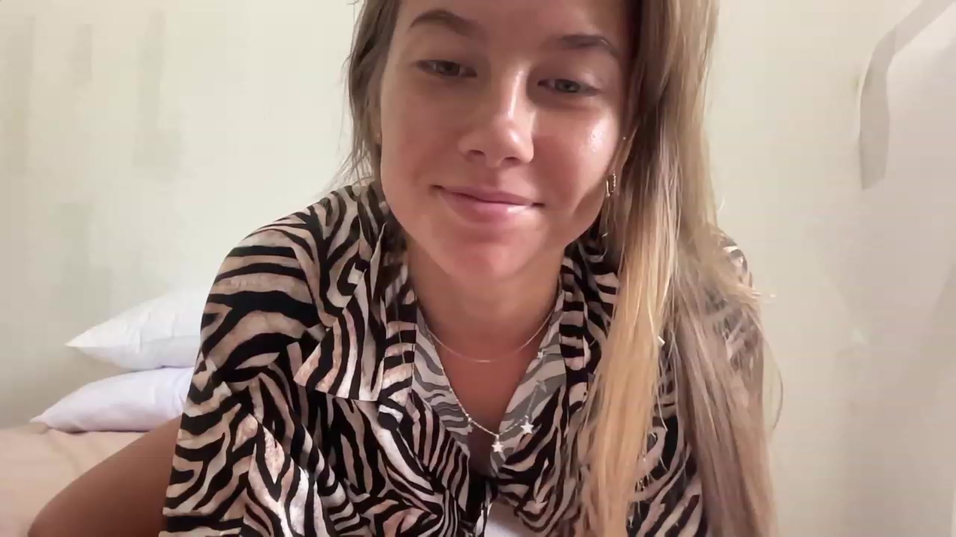 Gallery image thumbnail from HotUAJasNews's myfreecams stream on, 01/07/2023, 22:57 image 19 of 20