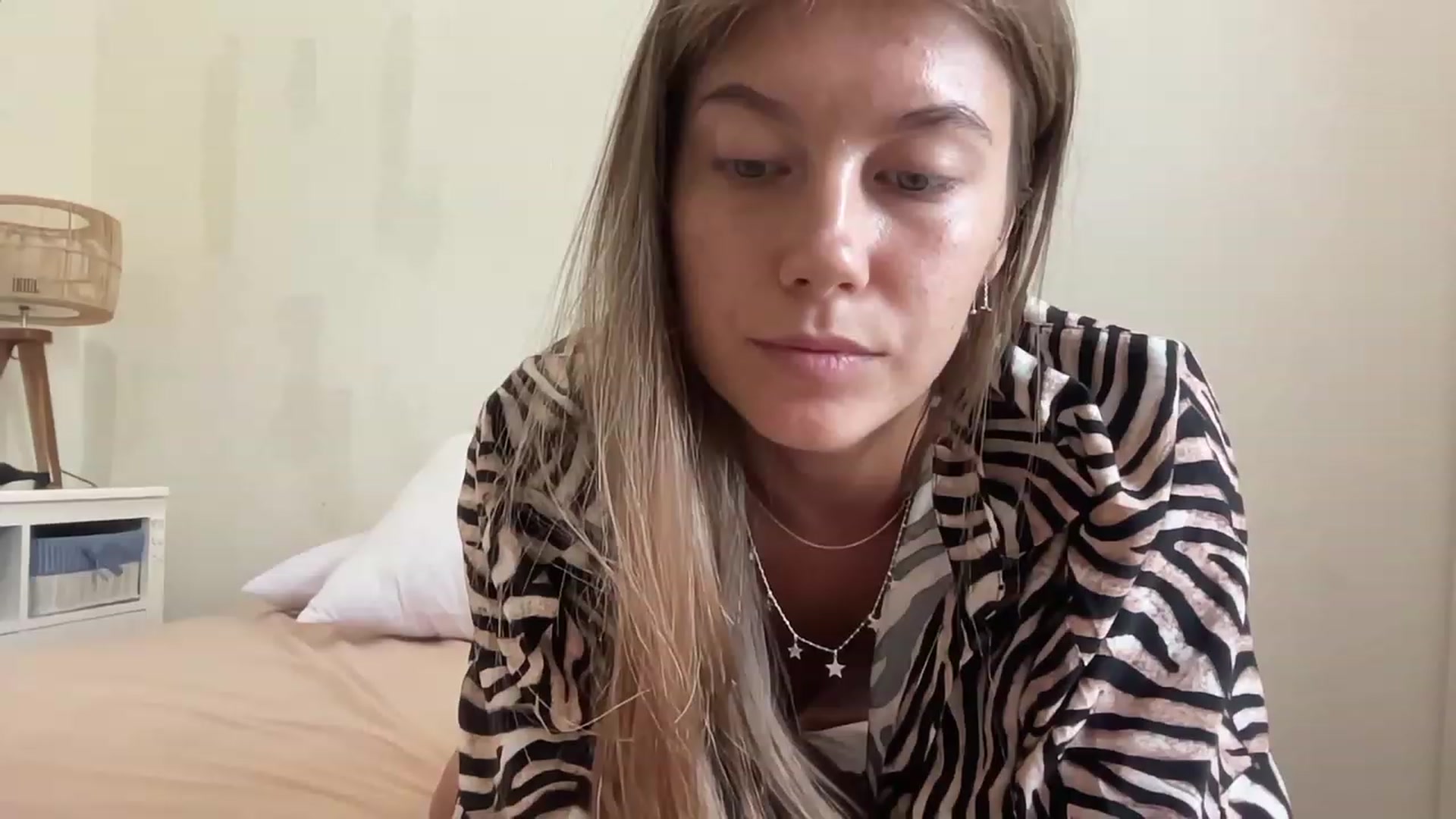 Gallery image thumbnail from HotUAJasNews's myfreecams stream on, 01/08/2023, 24:02 image 12 of 20
