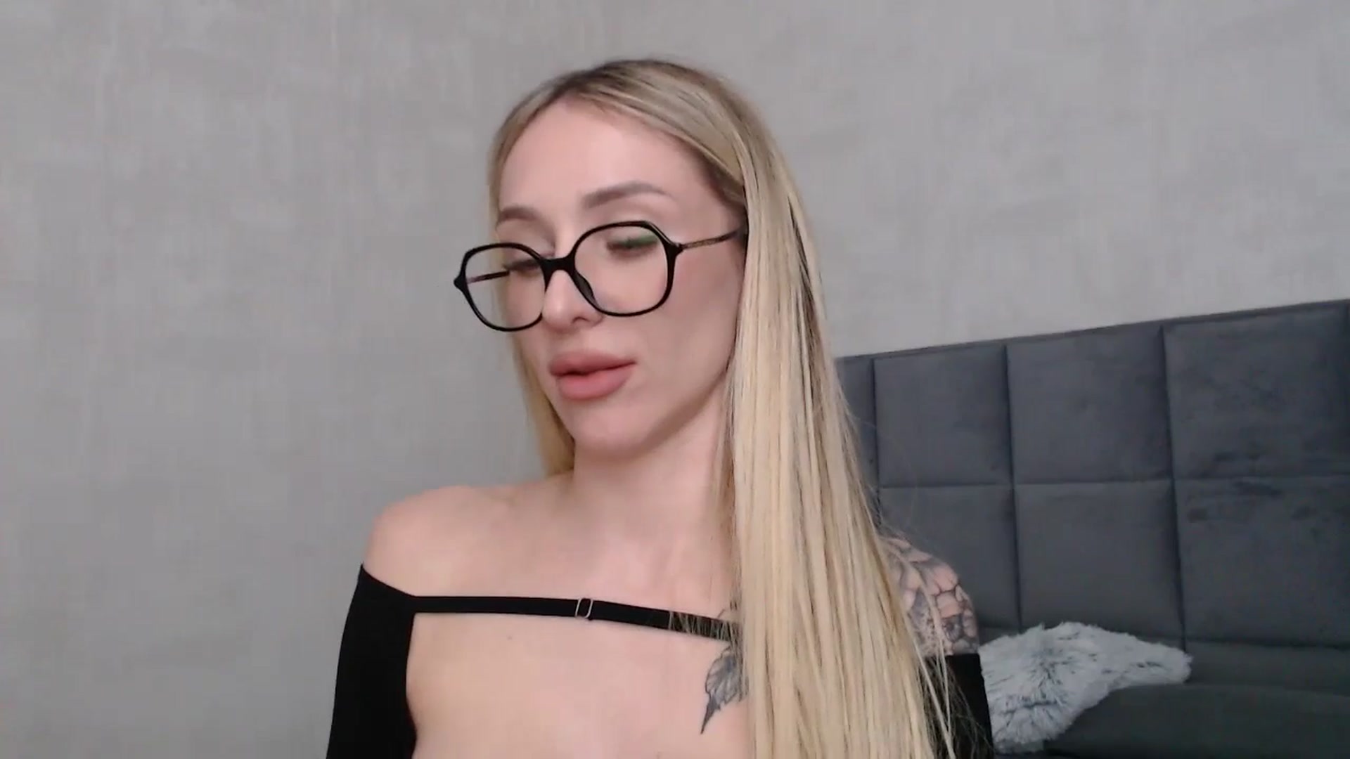 Gallery image thumbnail from Hot_ALISA's myfreecams stream on, 04/28/2026, 12:44 image 2 of 20
