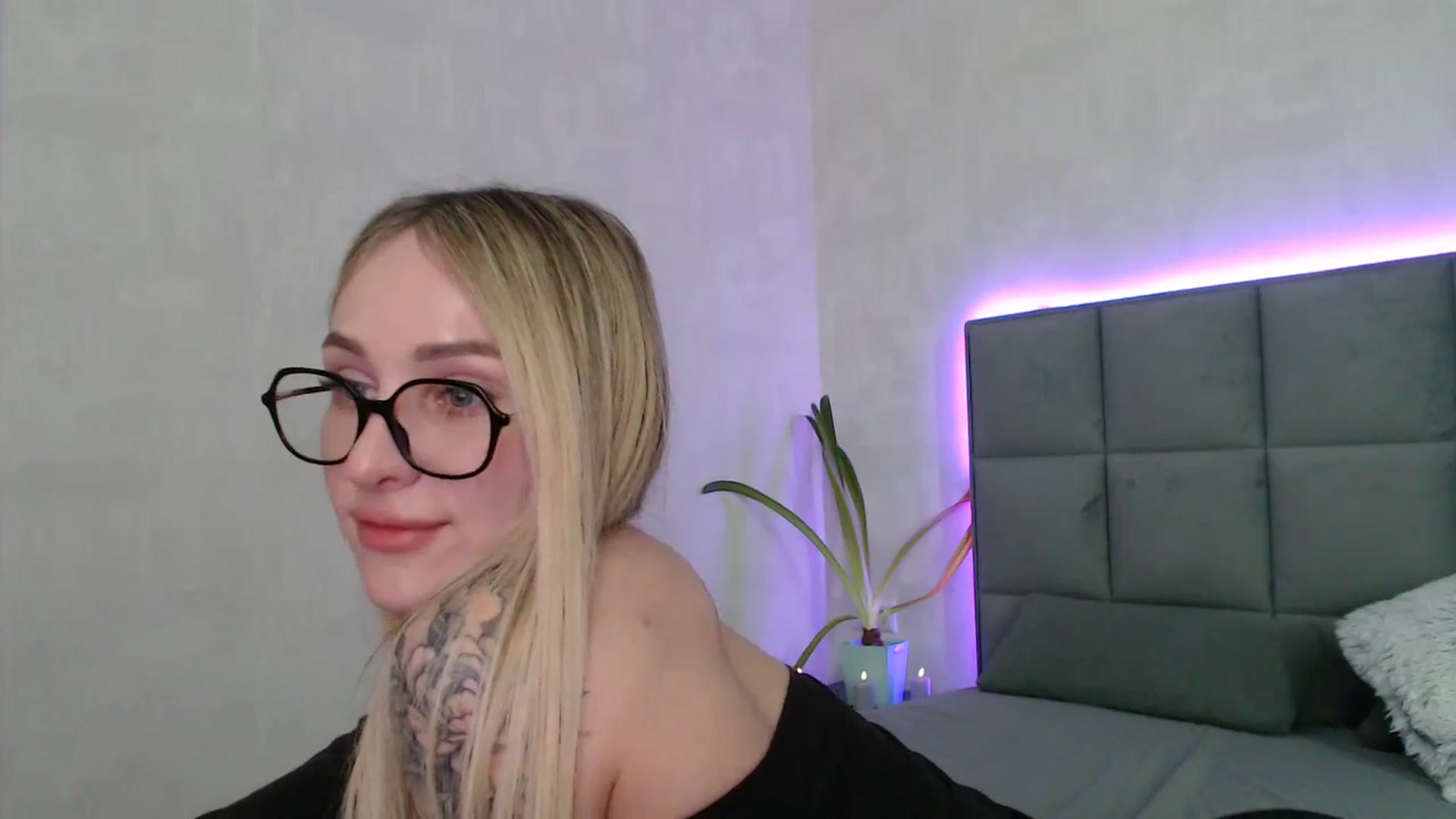 Gallery image thumbnail from Hot_ALISA's myfreecams stream on, 05/01/2026, 11:34 image 10 of 20