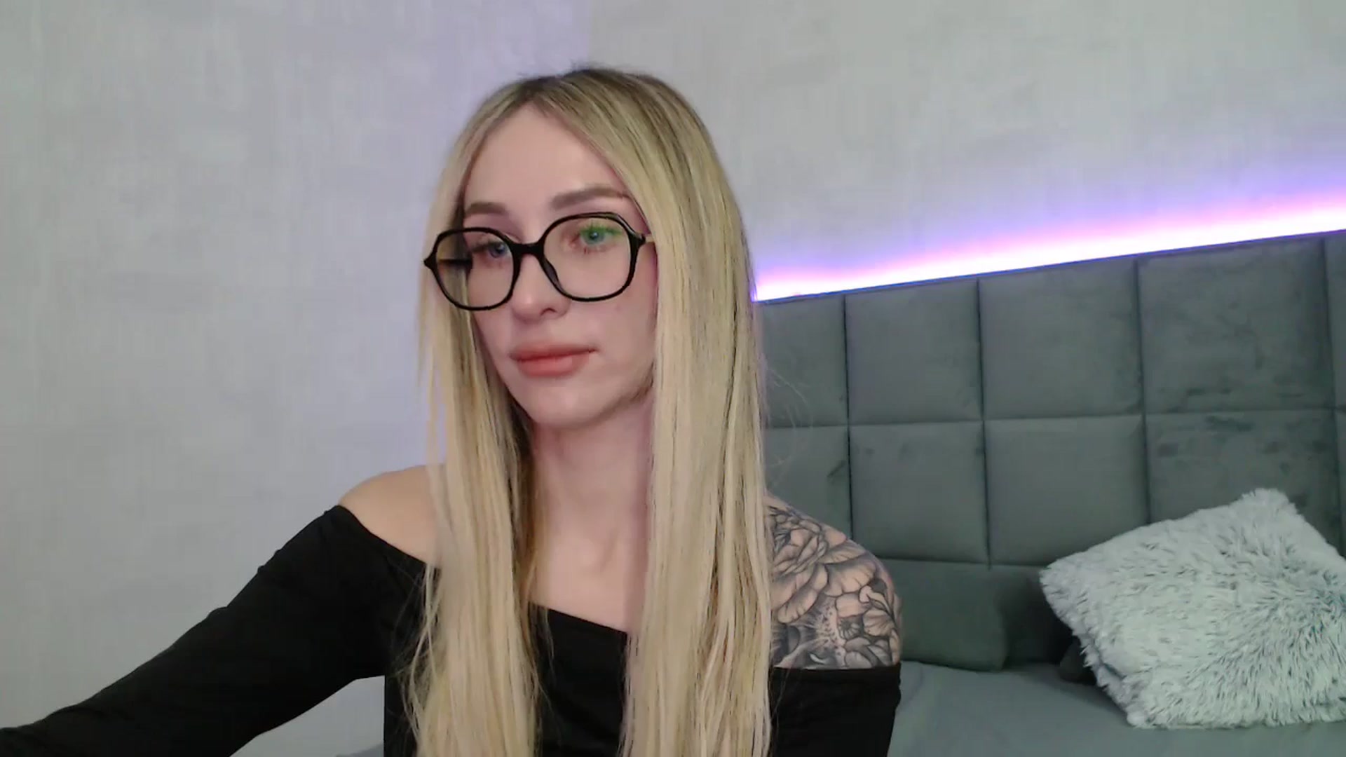 Gallery image thumbnail from Hot_ALISA's myfreecams stream on, 05/01/2026, 11:34 image 5 of 20