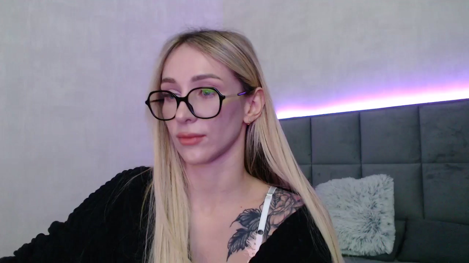 Gallery image thumbnail from Hot_ALISA's myfreecams stream on, 05/03/2026, 08:58 image 17 of 20