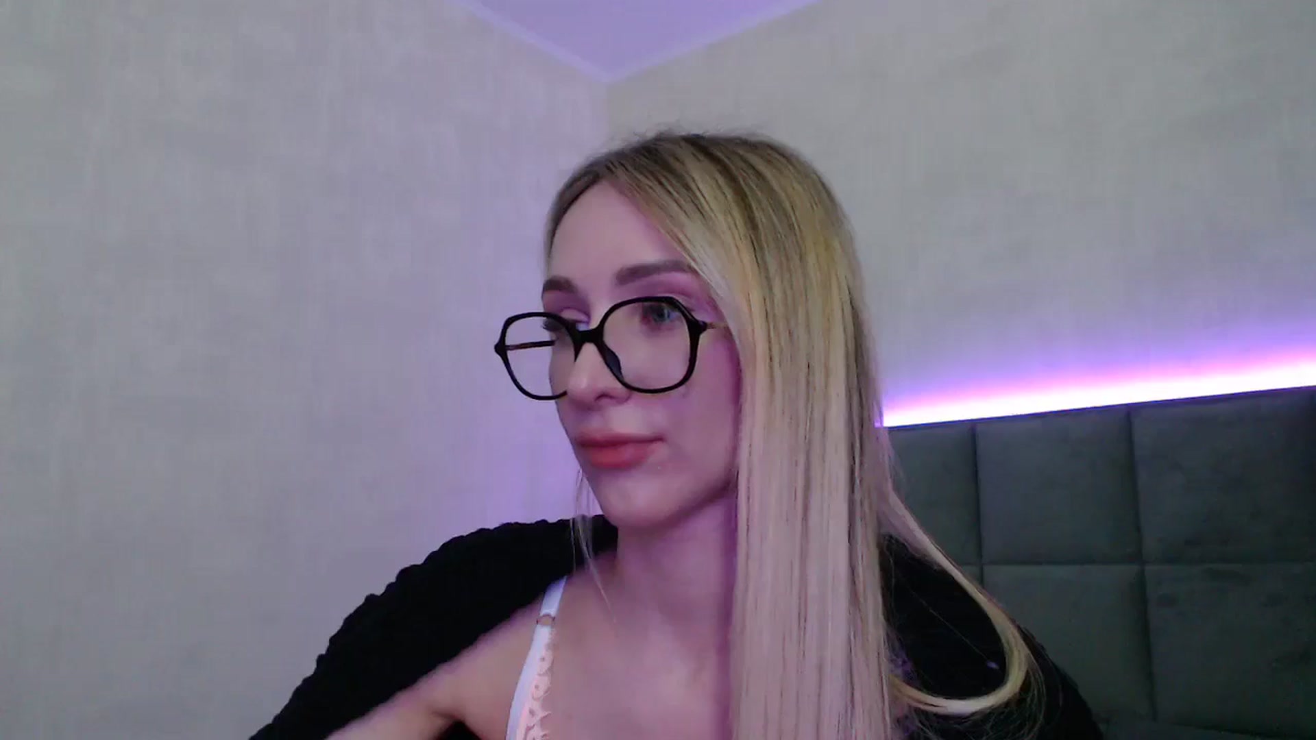 Gallery image thumbnail from Hot_ALISA's myfreecams stream on, 05/03/2026, 10:06 image 15 of 20