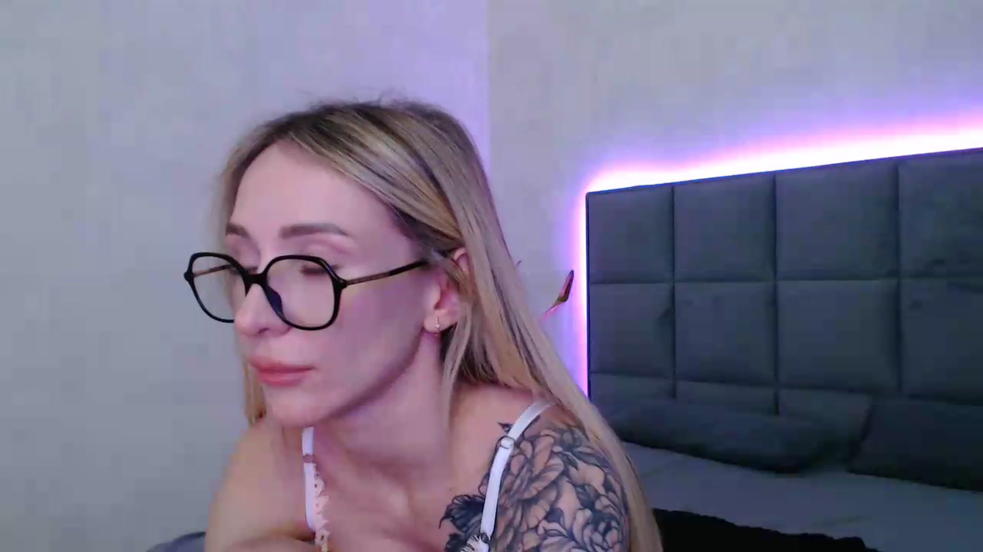 Gallery image thumbnail from Hot_ALISA's myfreecams stream on, 05/03/2026, 12:01 image 9 of 20