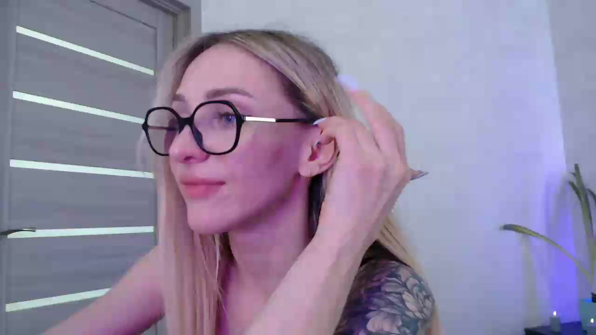 Gallery image thumbnail from Hot_ALISA's myfreecams stream on, 05/08/2026, 13:38 image 1 of 20