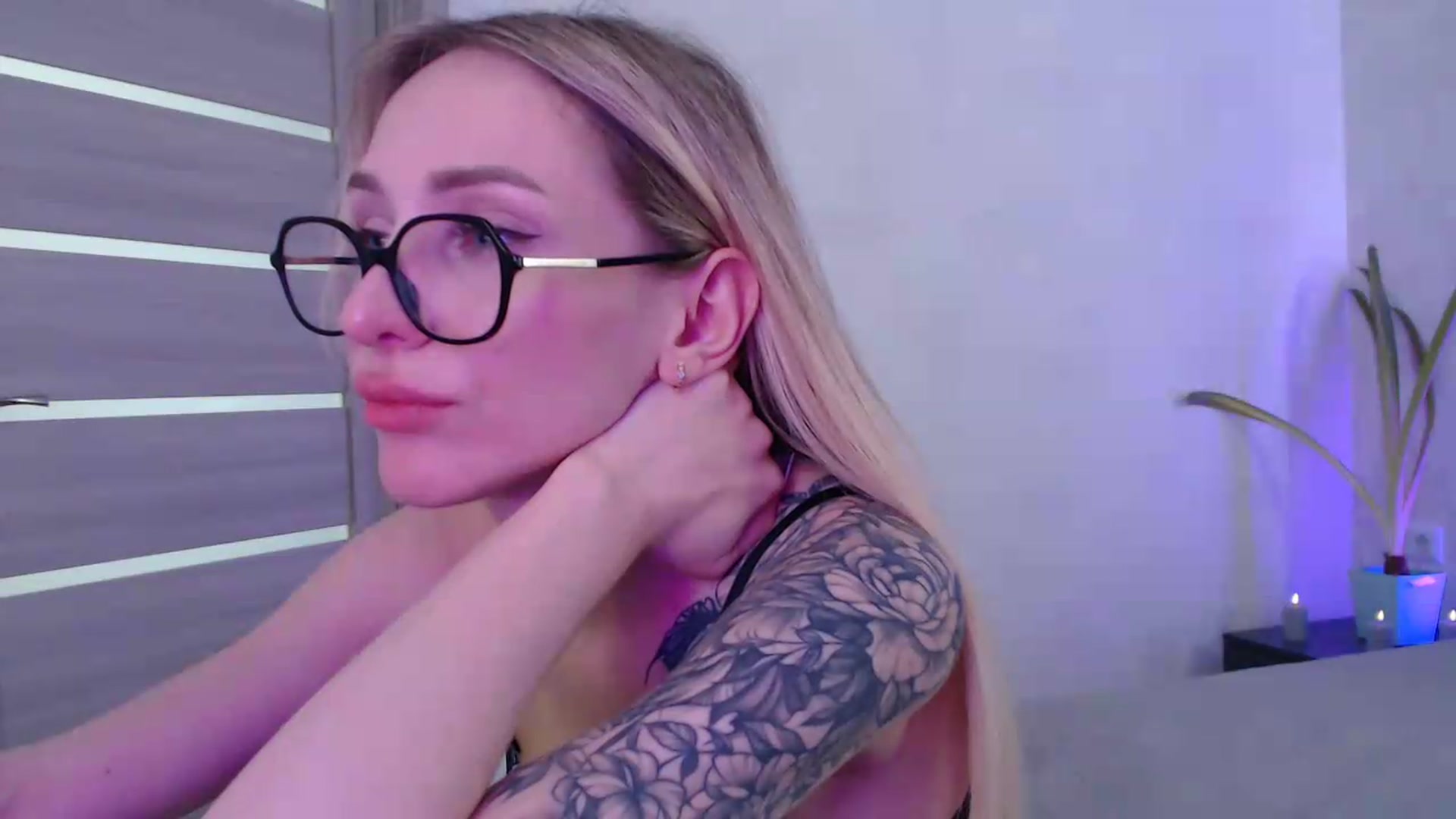 Gallery image thumbnail from Hot_ALISA's myfreecams stream on, 05/08/2026, 13:38 image 11 of 20