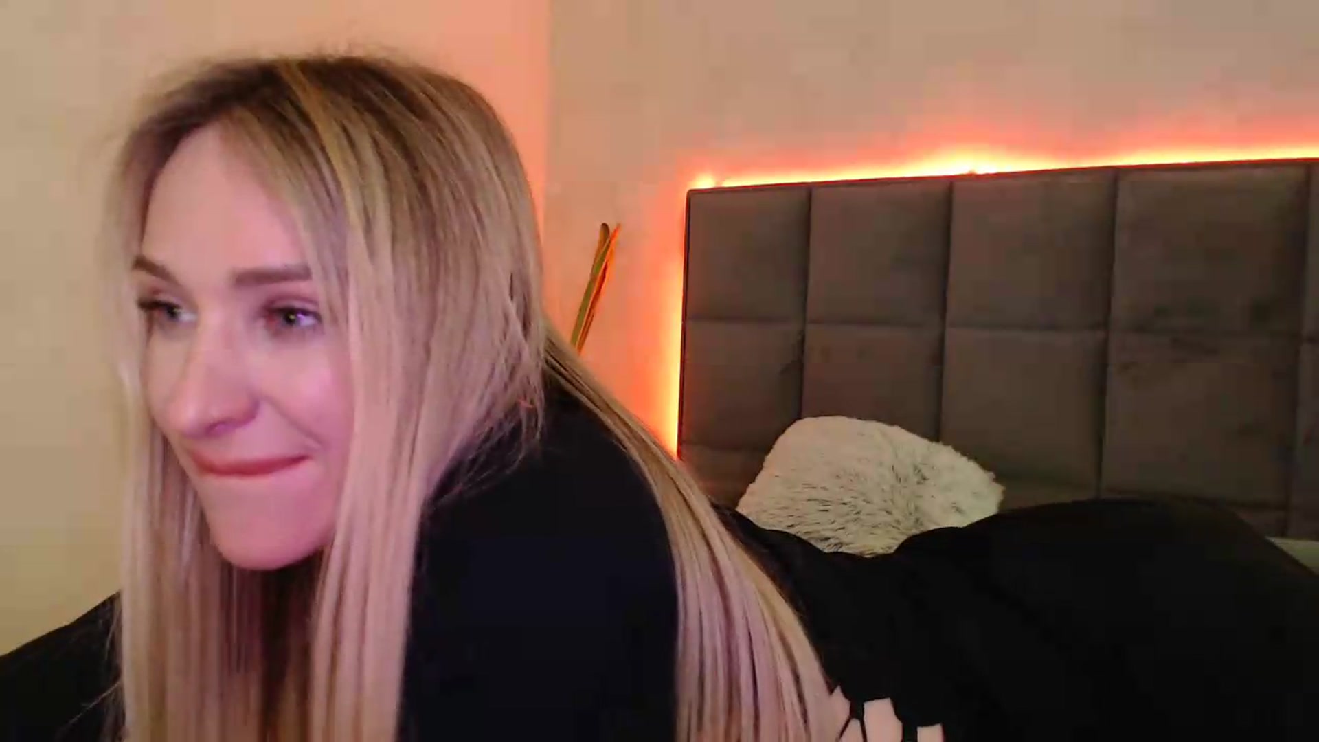 Gallery image thumbnail from Hot_ALISA's myfreecams stream on, 05/12/2026, 11:12 image 15 of 20