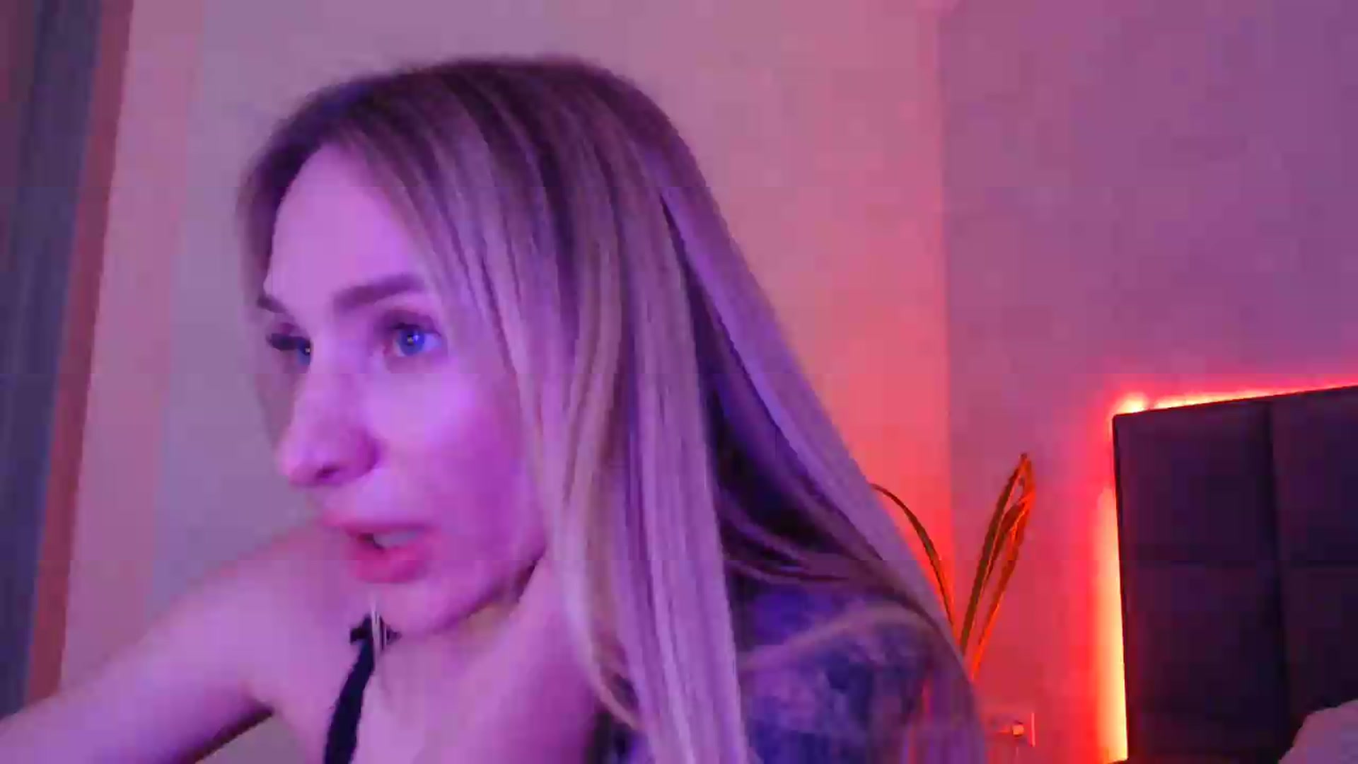 Gallery image thumbnail from Hot_ALISA's myfreecams stream on, 05/14/2026, 15:00 image 17 of 20