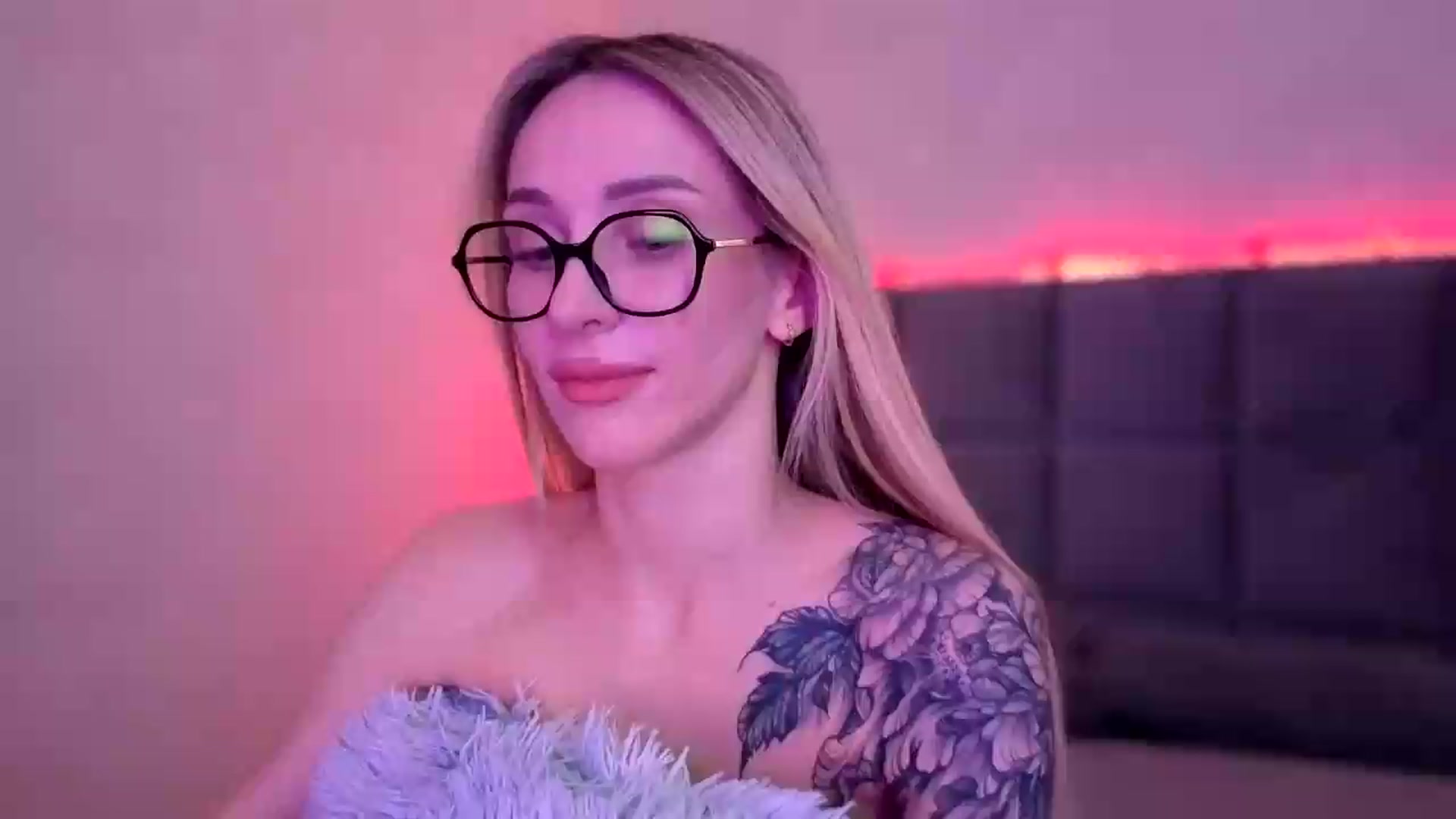 Gallery image thumbnail from Hot_ALISA's myfreecams stream on, 05/15/2026, 10:07 image 5 of 20
