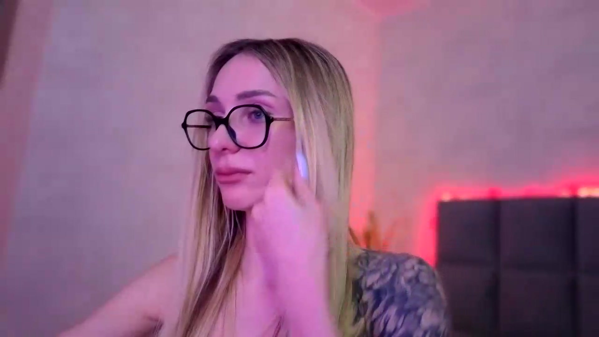 Gallery image thumbnail from Hot_ALISA's myfreecams stream on, 05/15/2026, 13:02 image 8 of 20