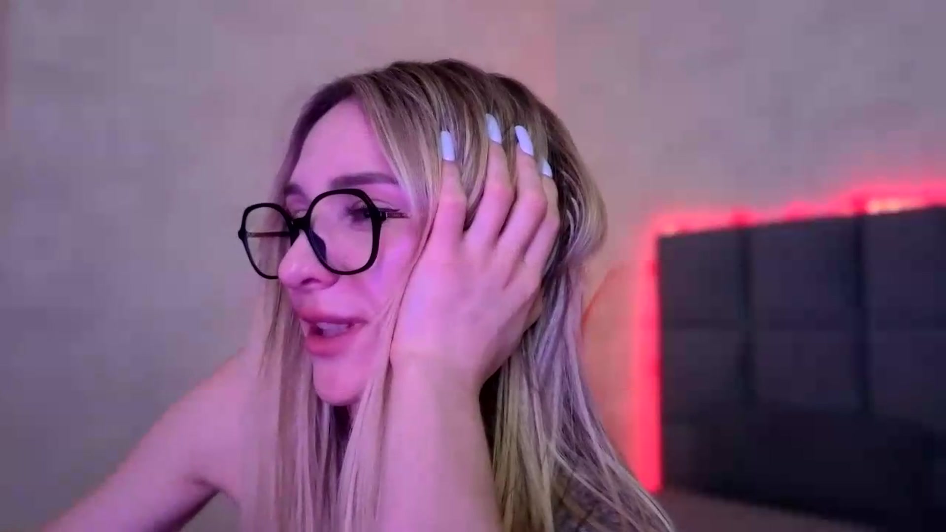 Gallery image thumbnail from Hot_ALISA's myfreecams stream on, 05/17/2026, 13:53 image 2 of 20
