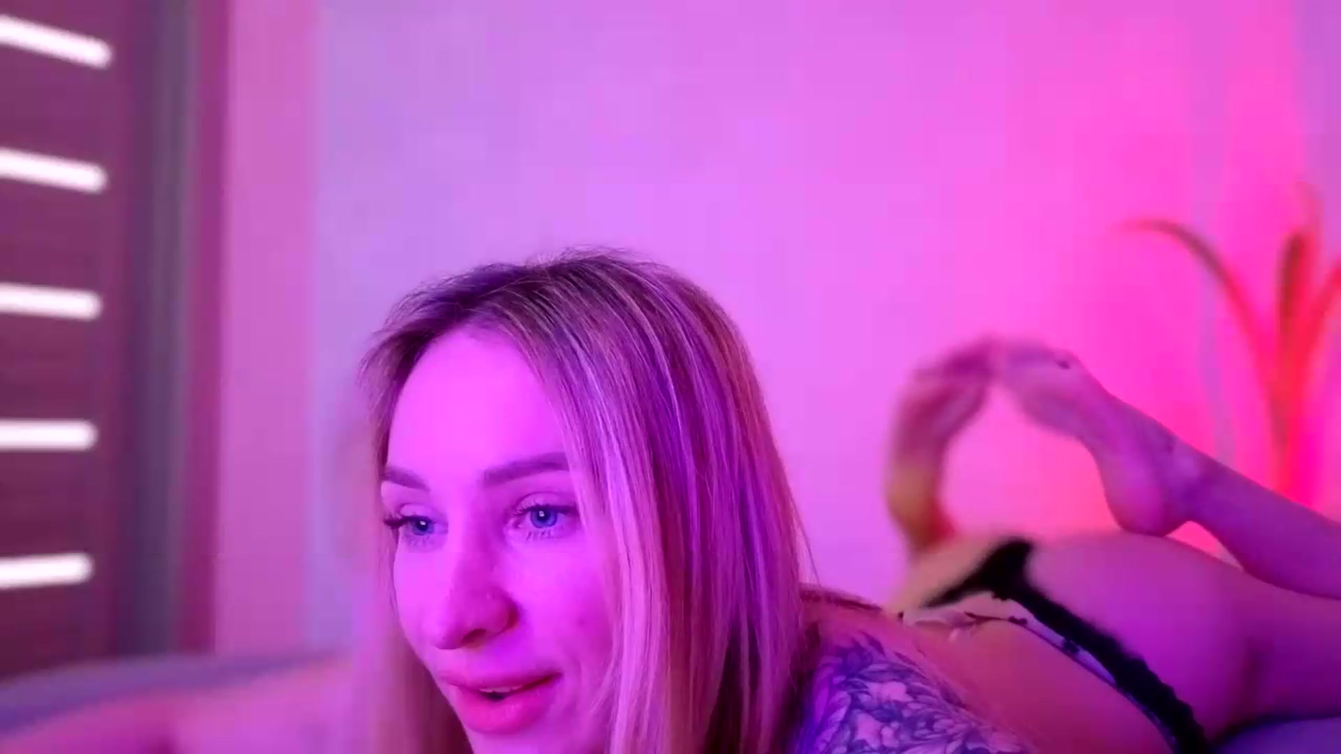 Gallery image thumbnail from Hot_ALISA's myfreecams stream on, 05/19/2026, 12:07 image 11 of 20